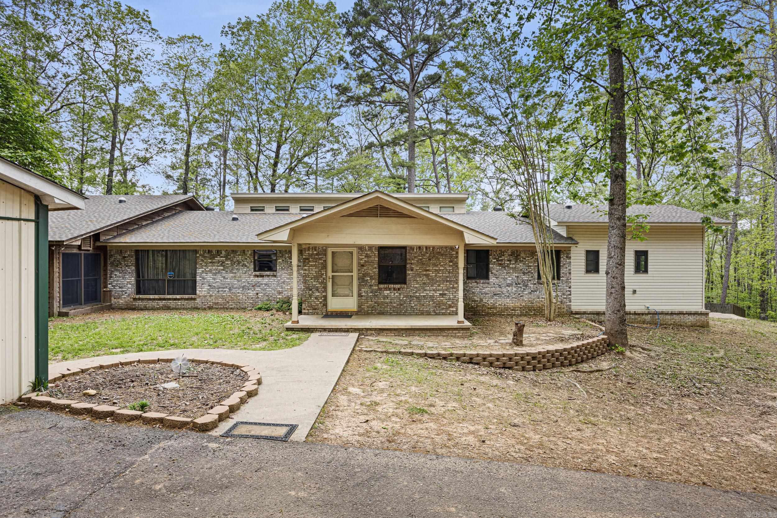 907 Smoke Tree  Dover, AR