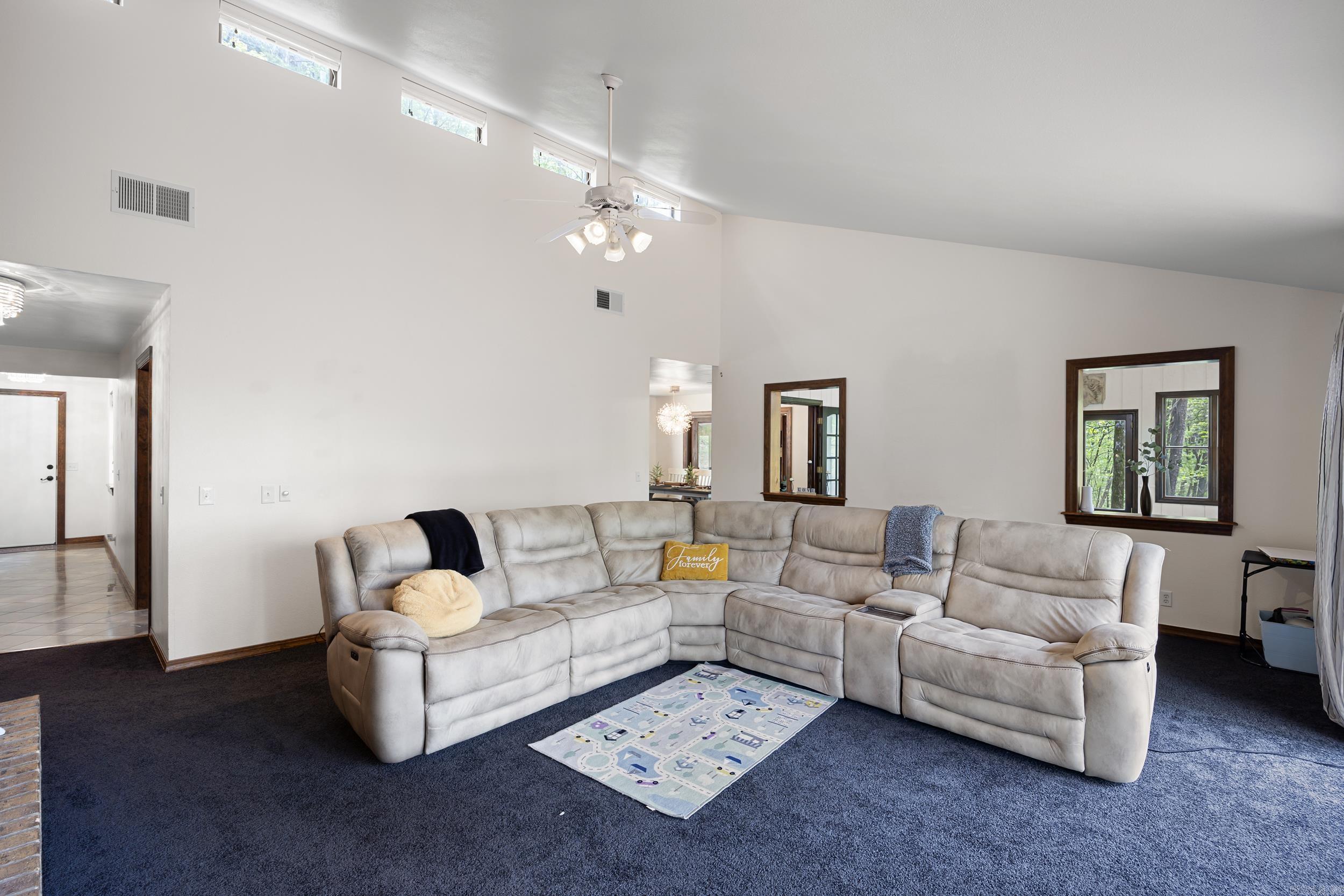 907 Smoke Tree  Dover, AR