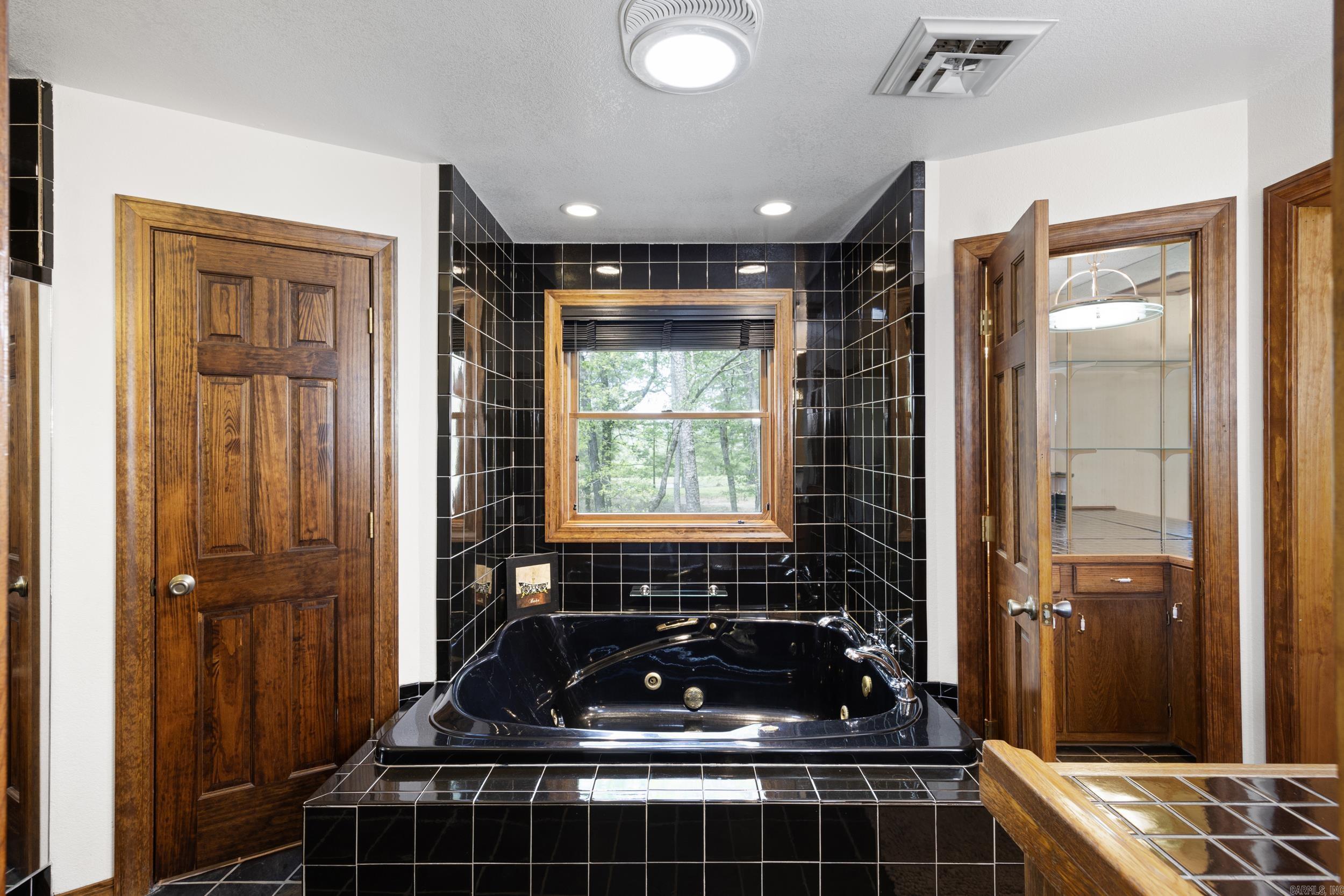 907 Smoke Tree  Dover, AR