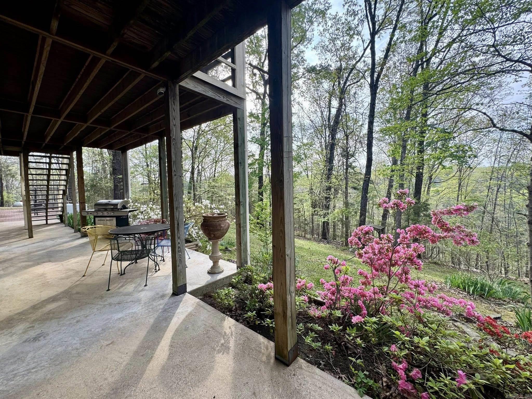 855 N Ridgeview Drive Mountain View, AR 72560