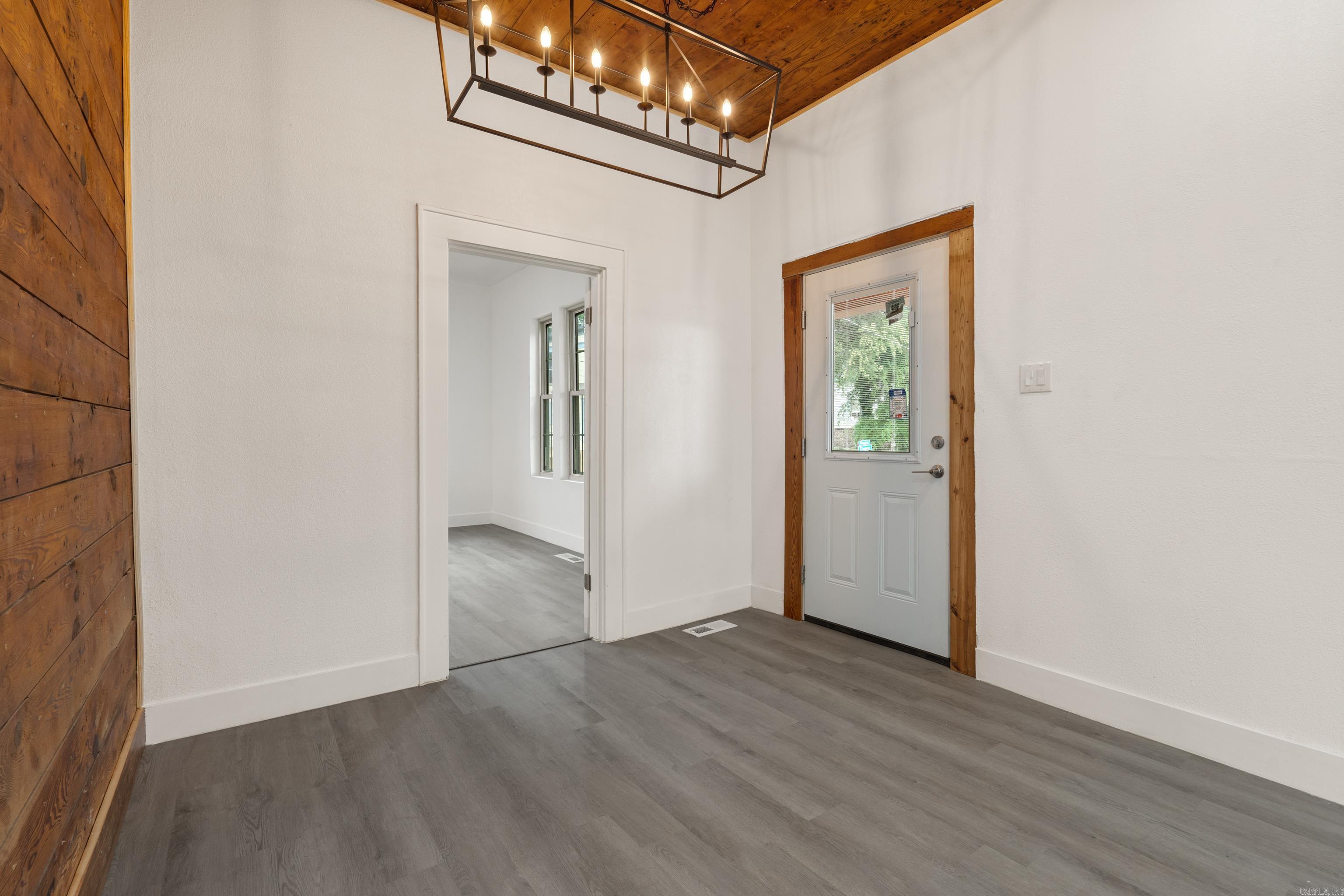 207 Hagen Street Hot Springs, AR 71913