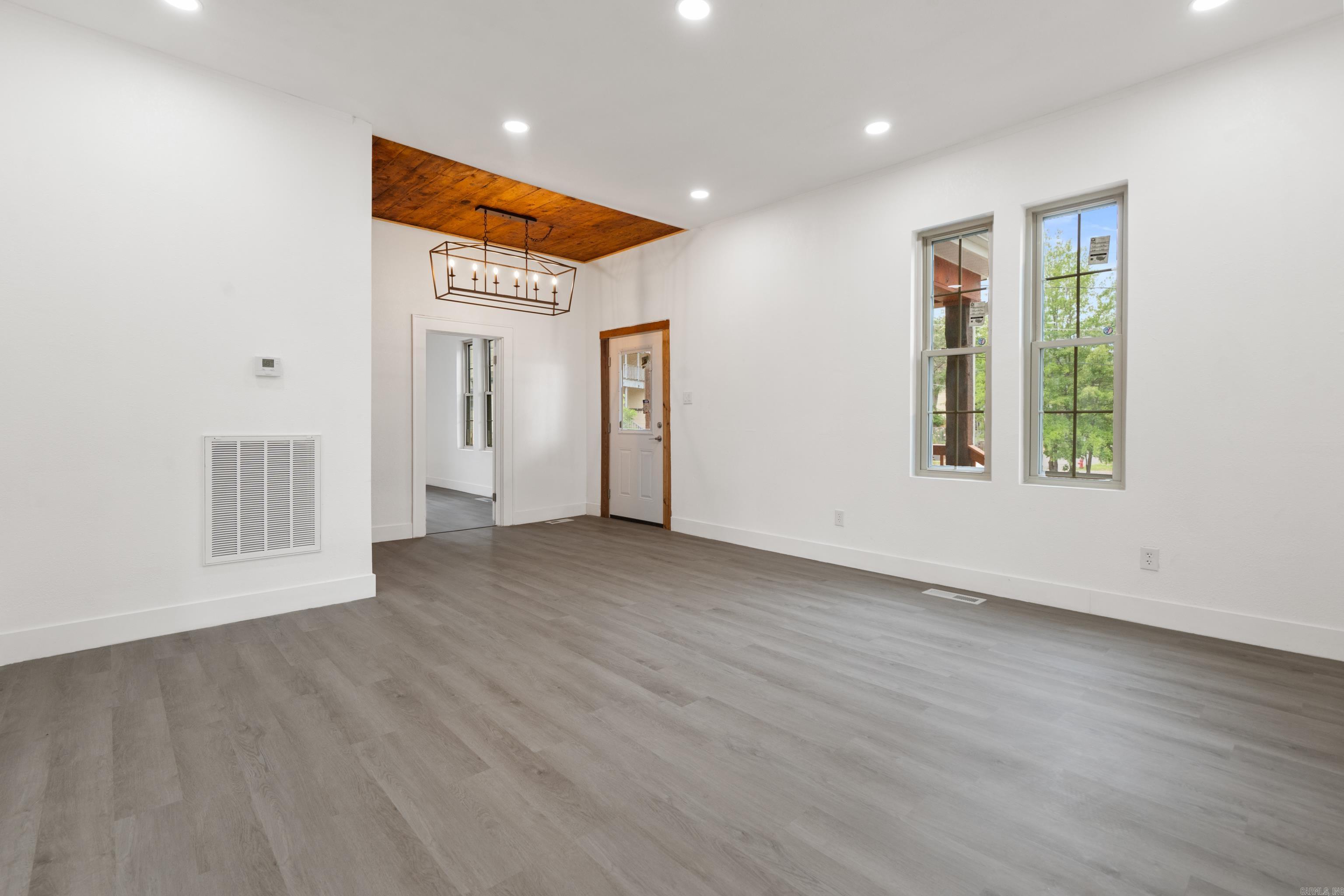 207 Hagen Street Hot Springs, AR 71913