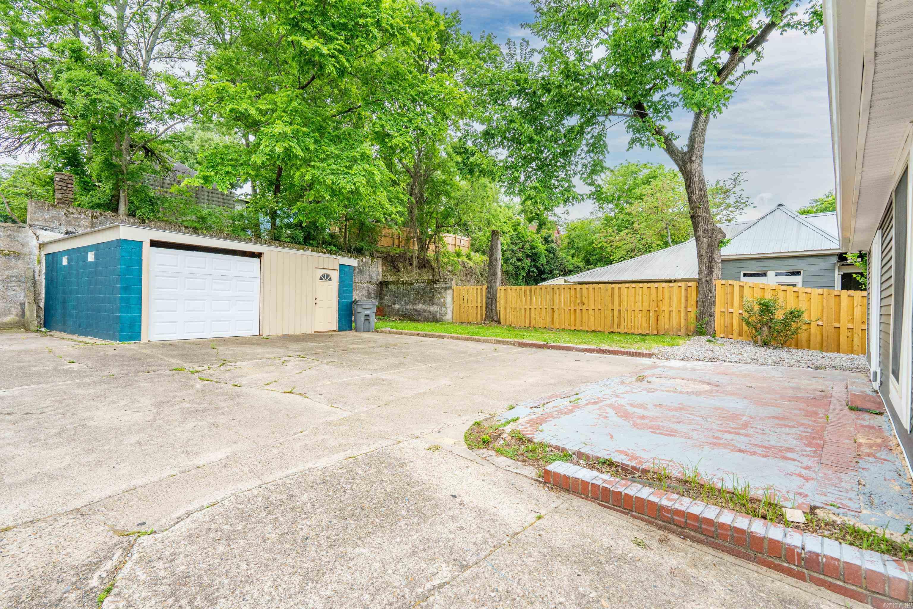 207 Hagen Street Hot Springs, AR 71913