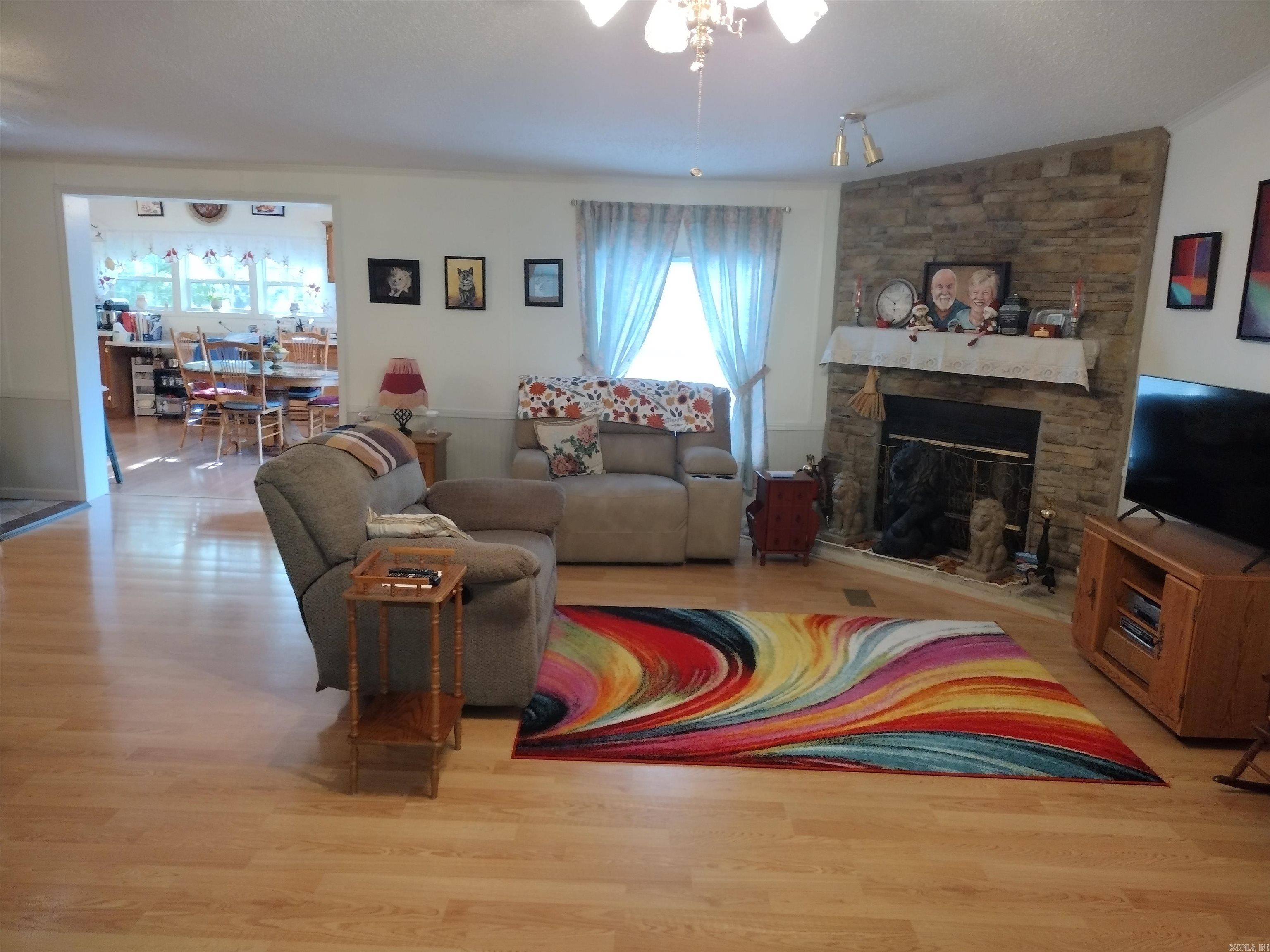 227 Lord LN Mountain View, AR 72560