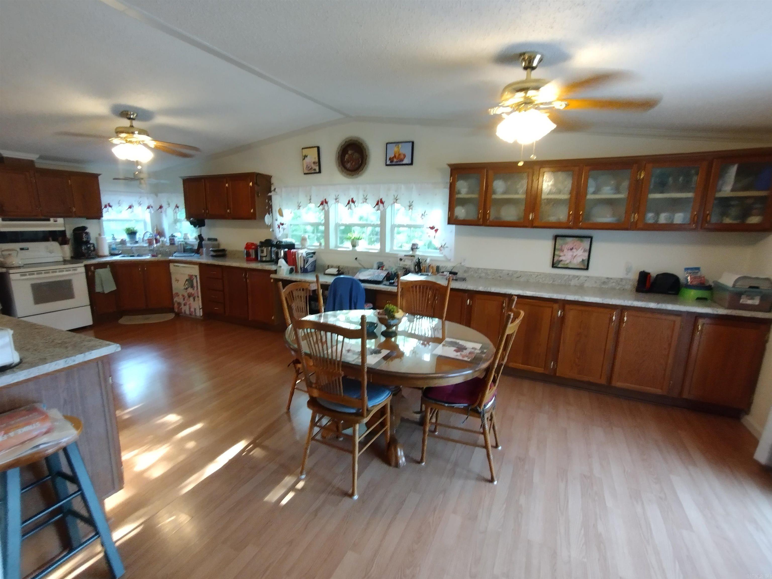 227 Lord LN Mountain View, AR 72560