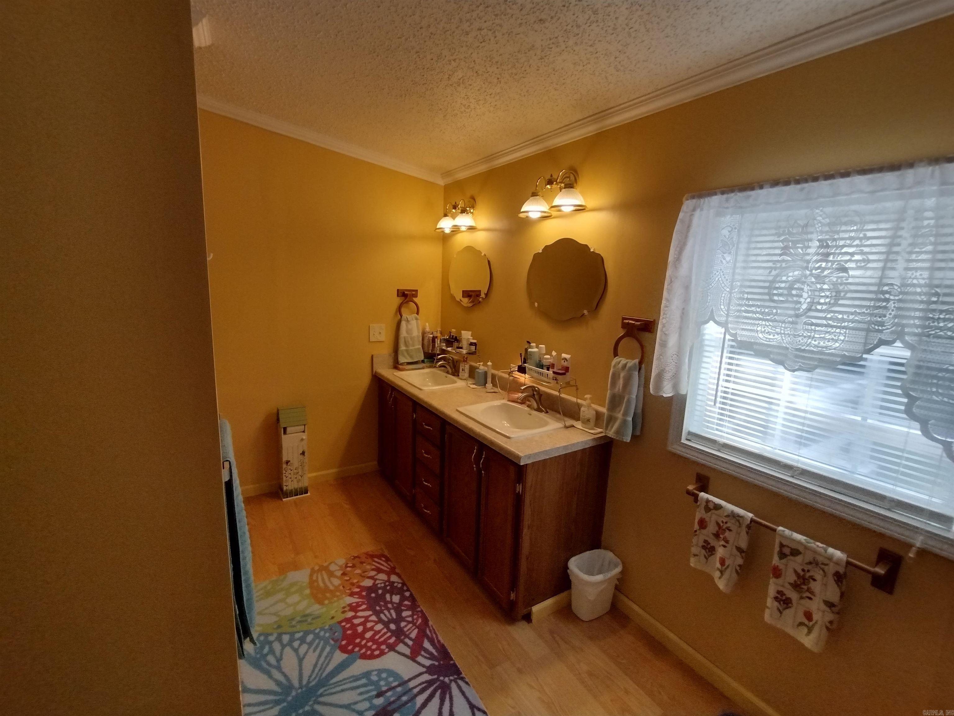 227 Lord LN Mountain View, AR 72560