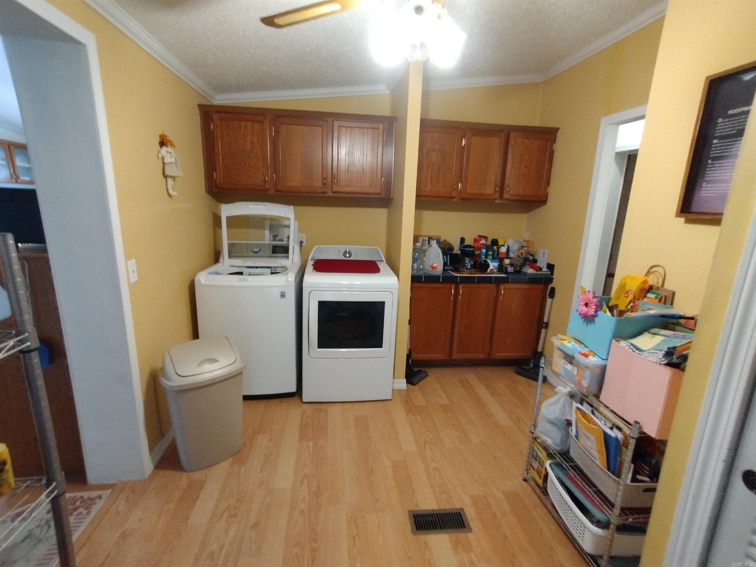 227 Lord LN Mountain View, AR 72560