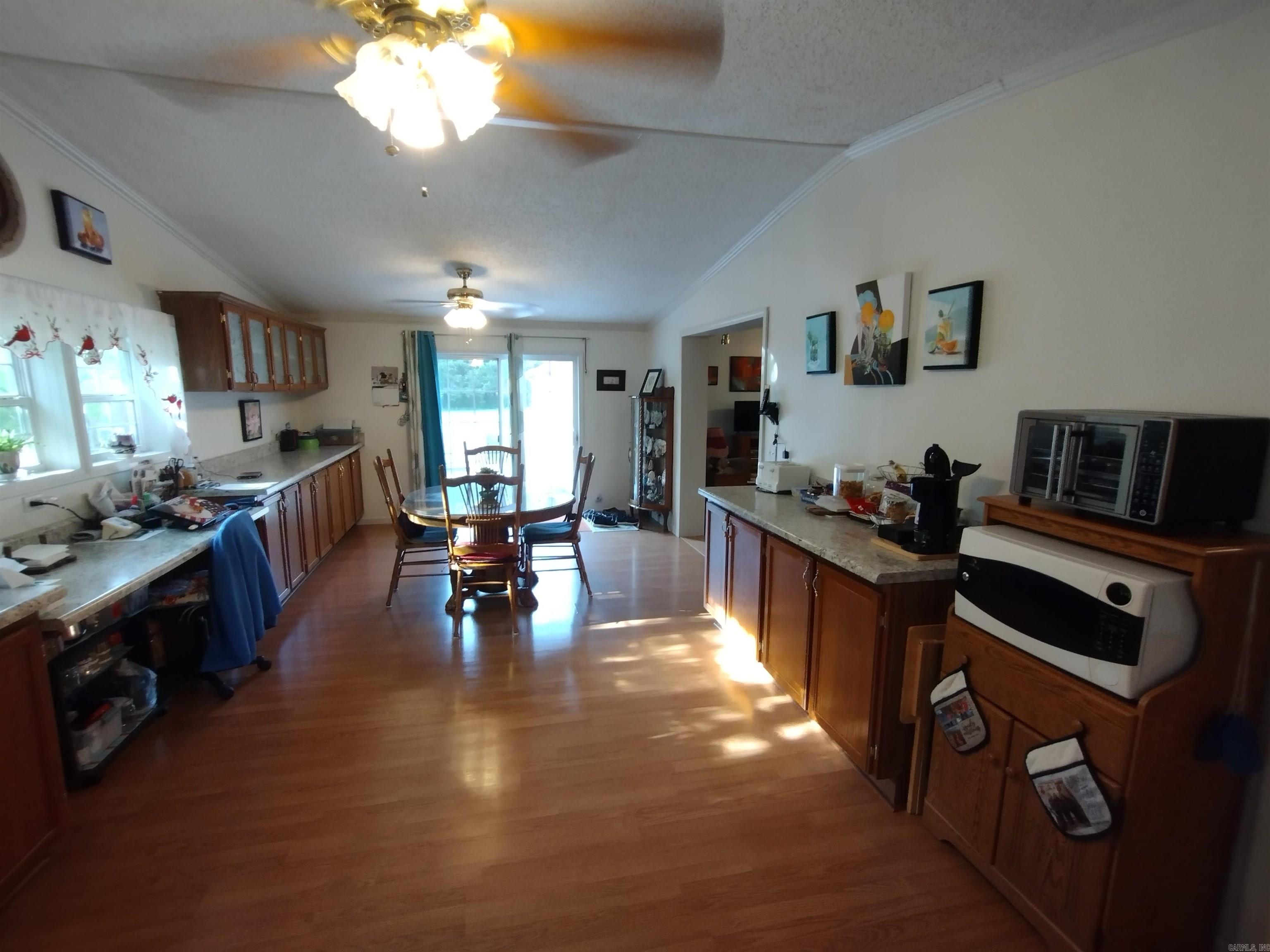 227 Lord LN Mountain View, AR 72560