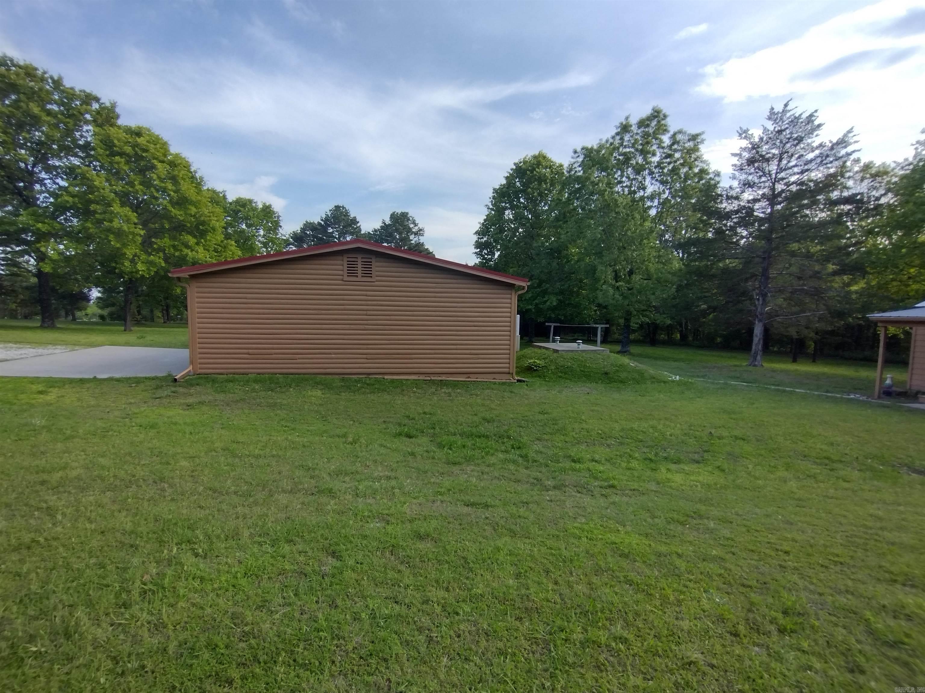 227 Lord LN Mountain View, AR 72560