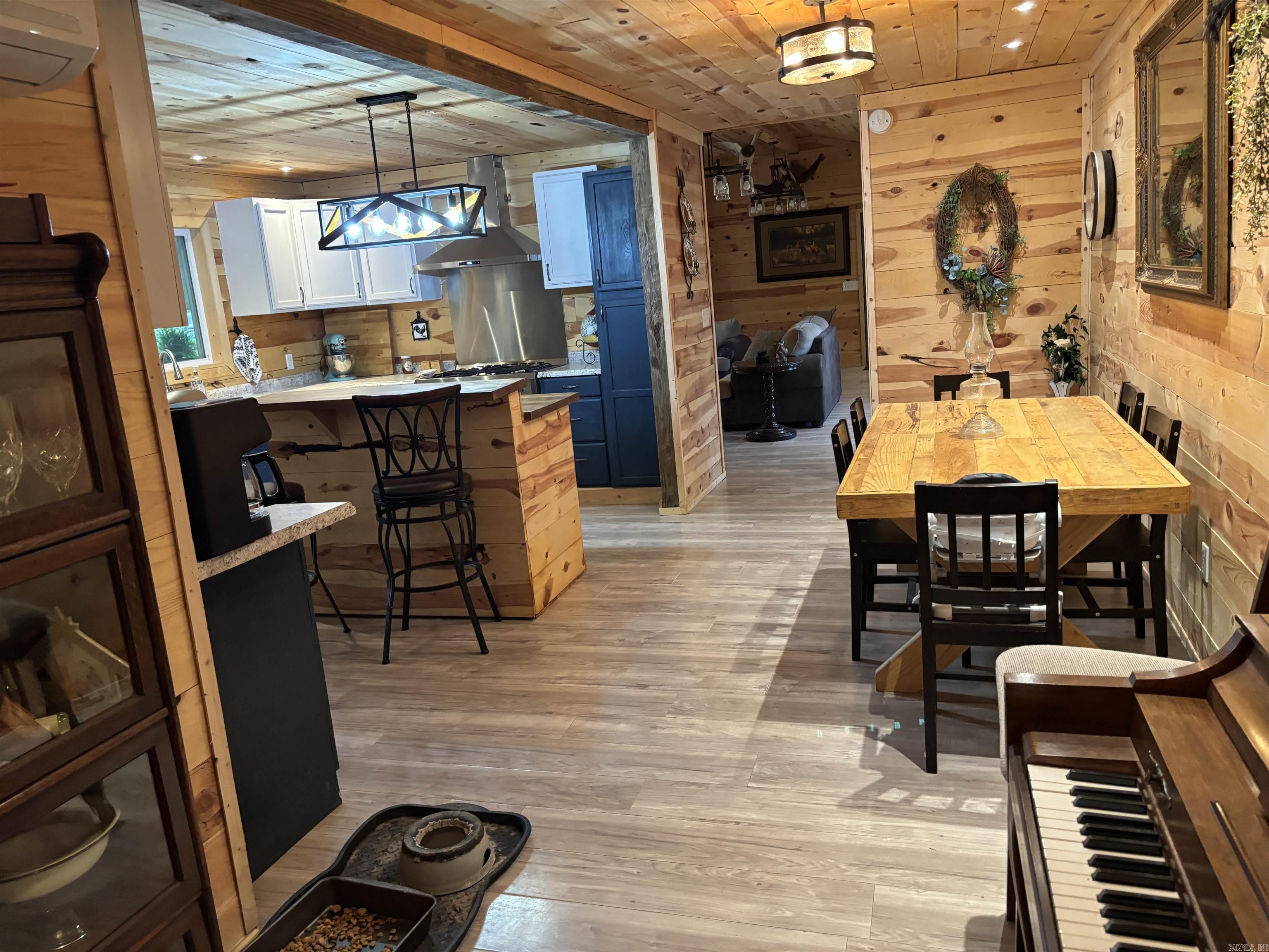 47 highway 364  Hickory Ridge, AR