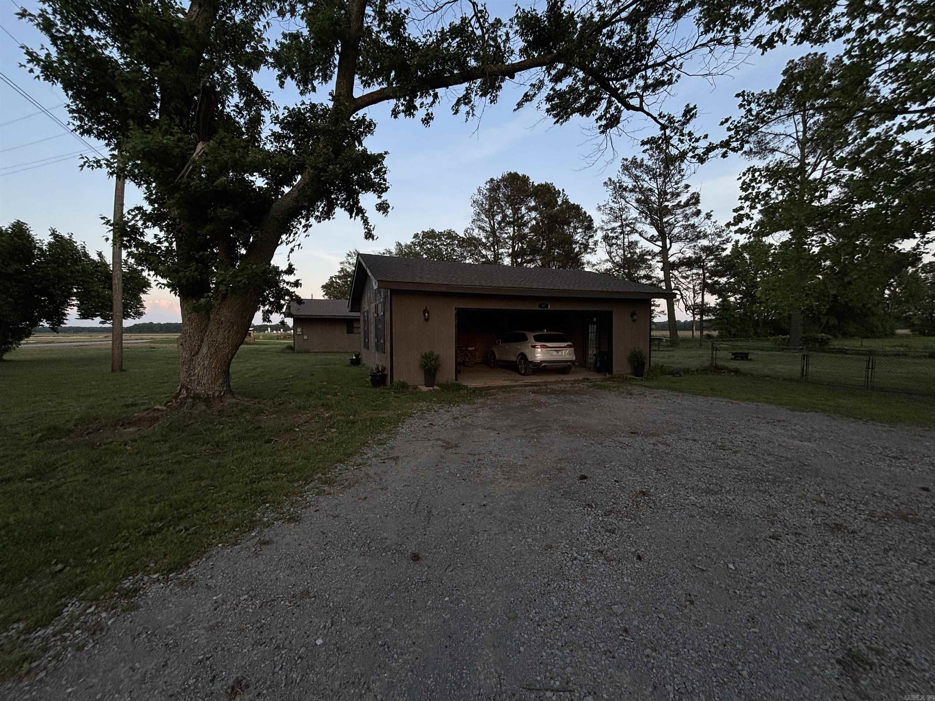 47 highway 364  Hickory Ridge, AR