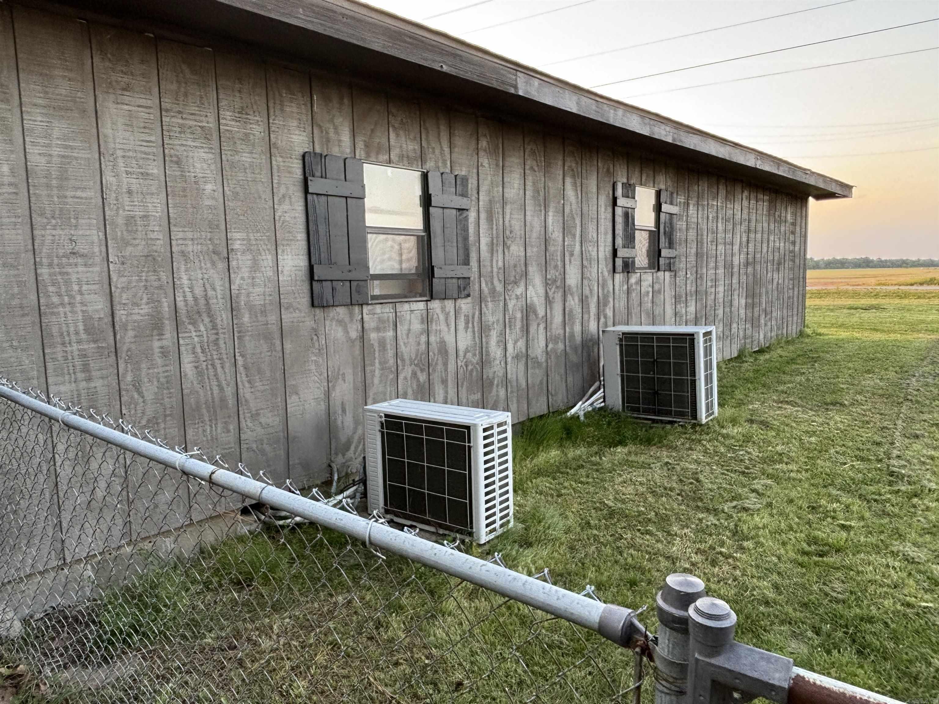 47 highway 364  Hickory Ridge, AR