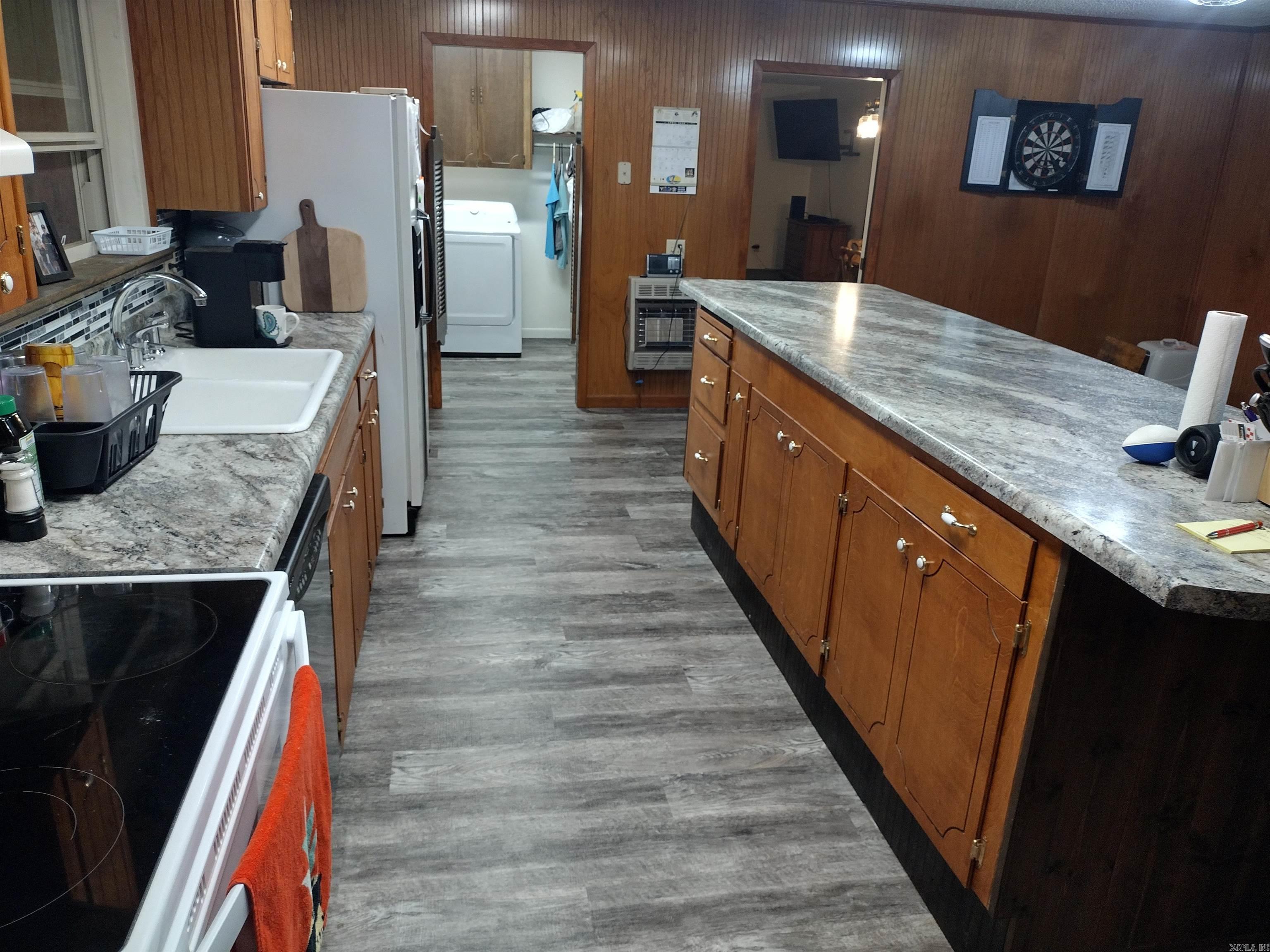 589 N Ridgeview  Mountain View, AR