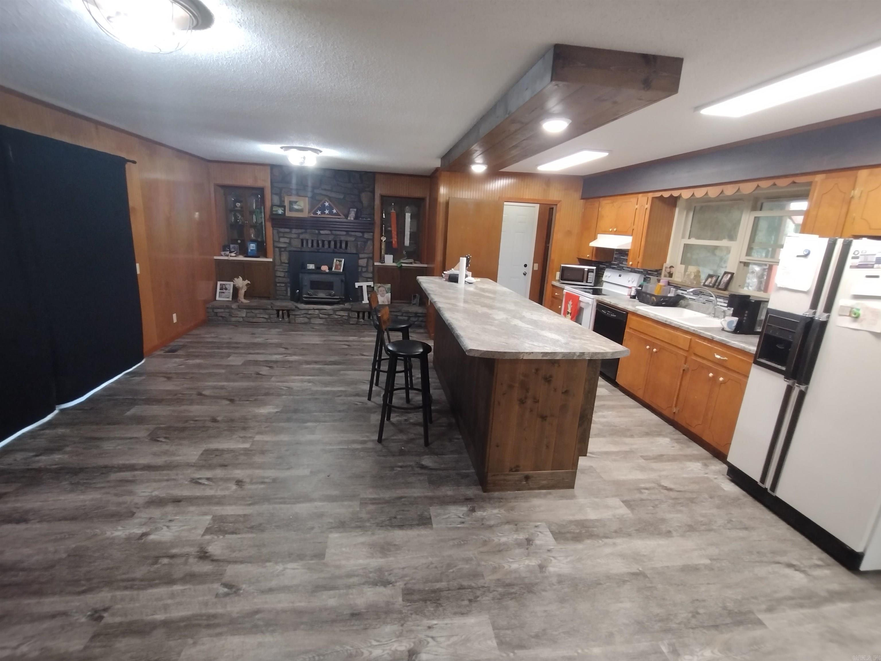 589 N Ridgeview  Mountain View, AR