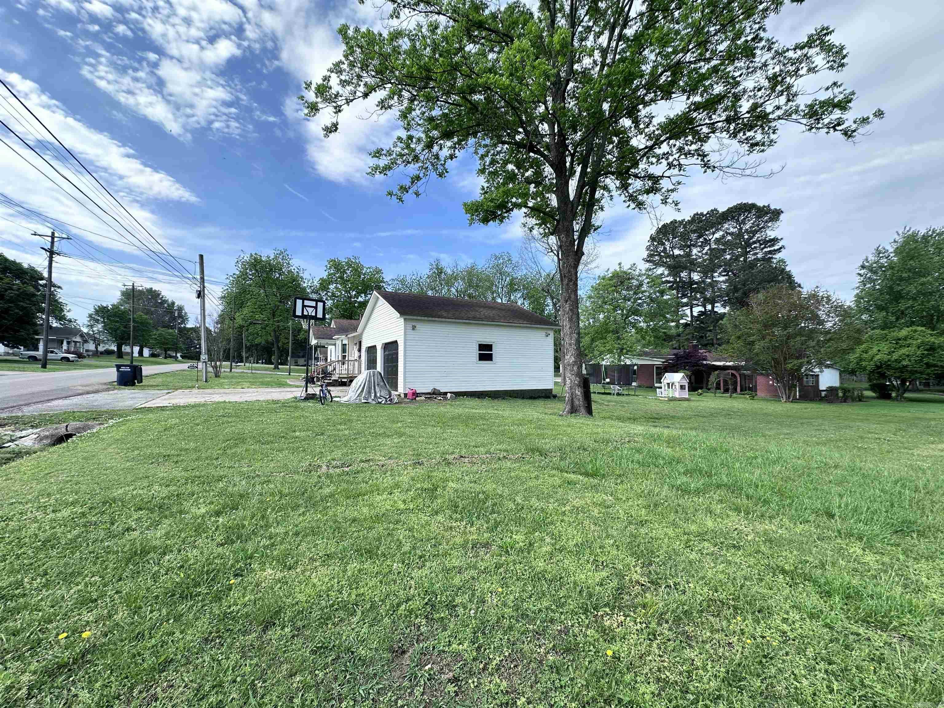 595 S Houston  Piggott, AR