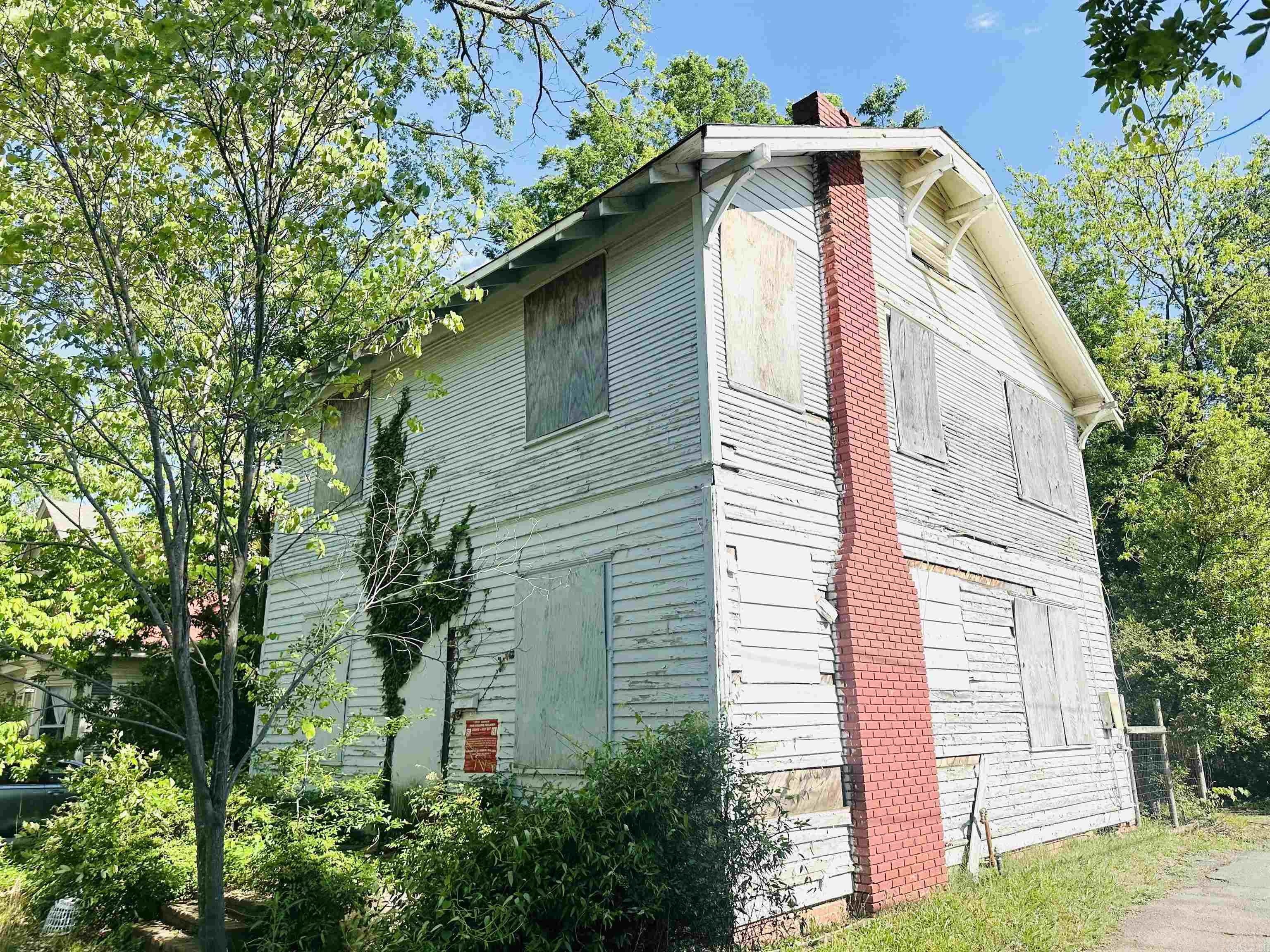 2211 W 17th  Little Rock, AR