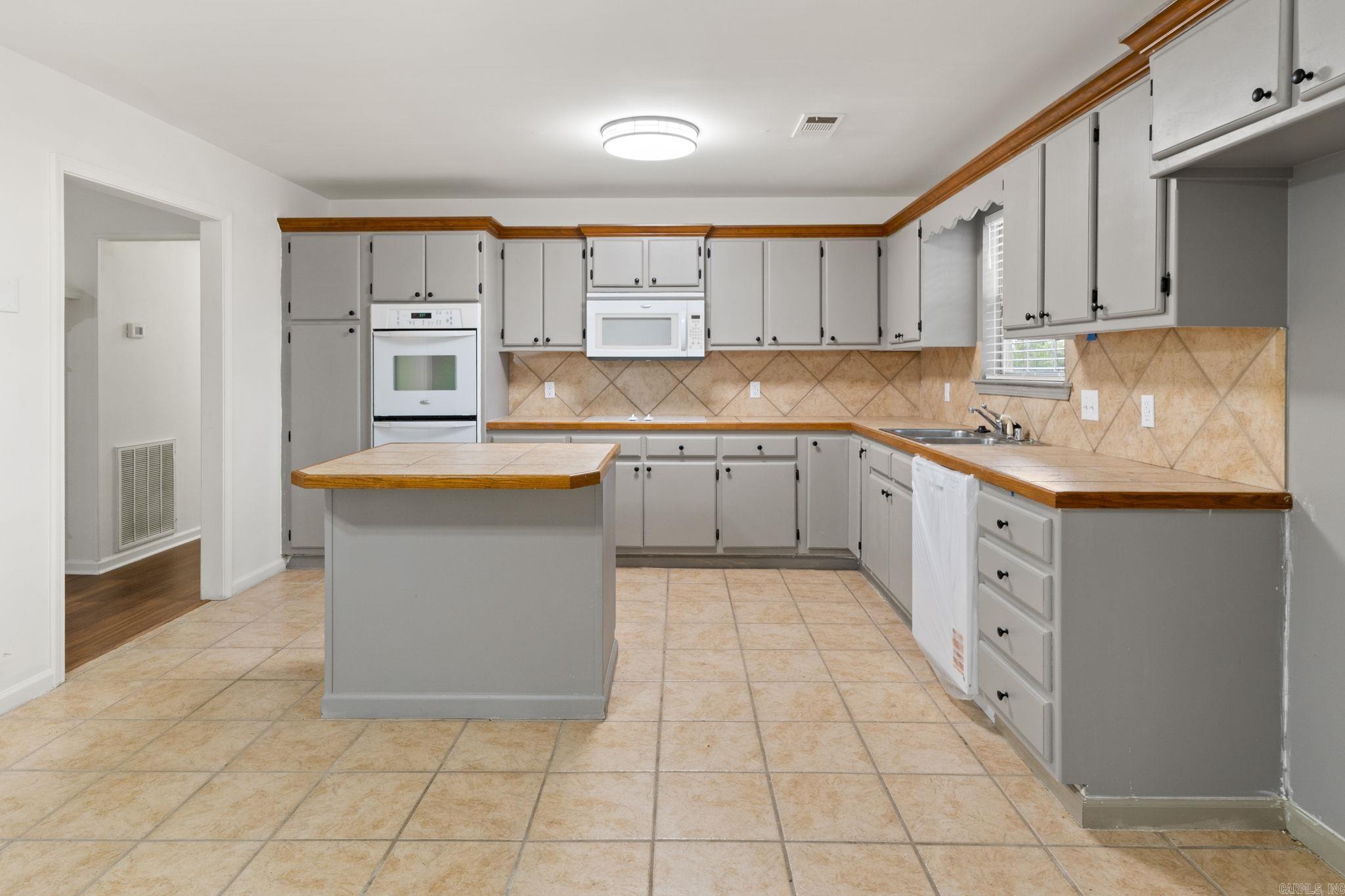 3801 W Maddox Jacksonville, AR 72076