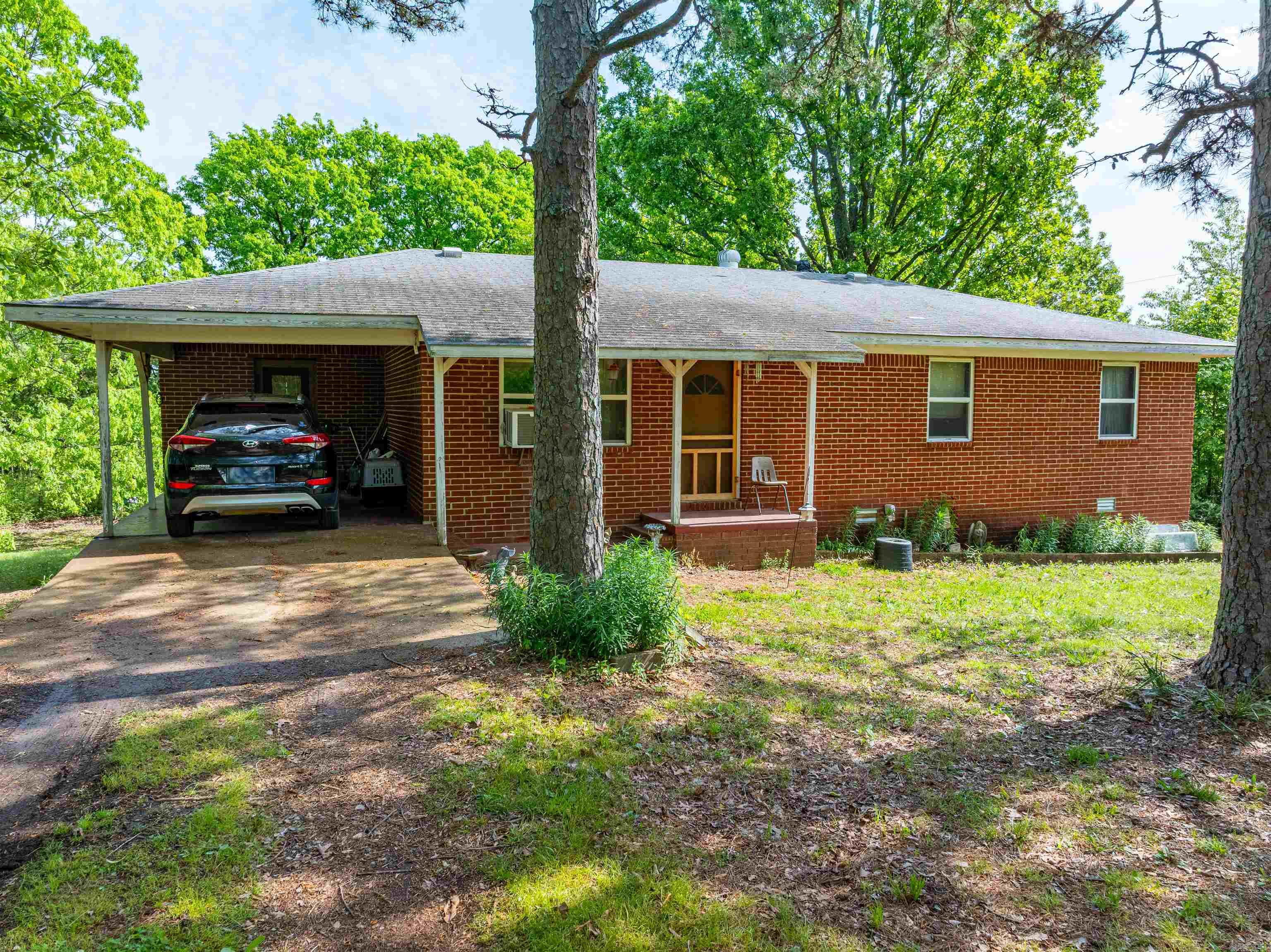 3009 N Main  Mount Pleasant, AR