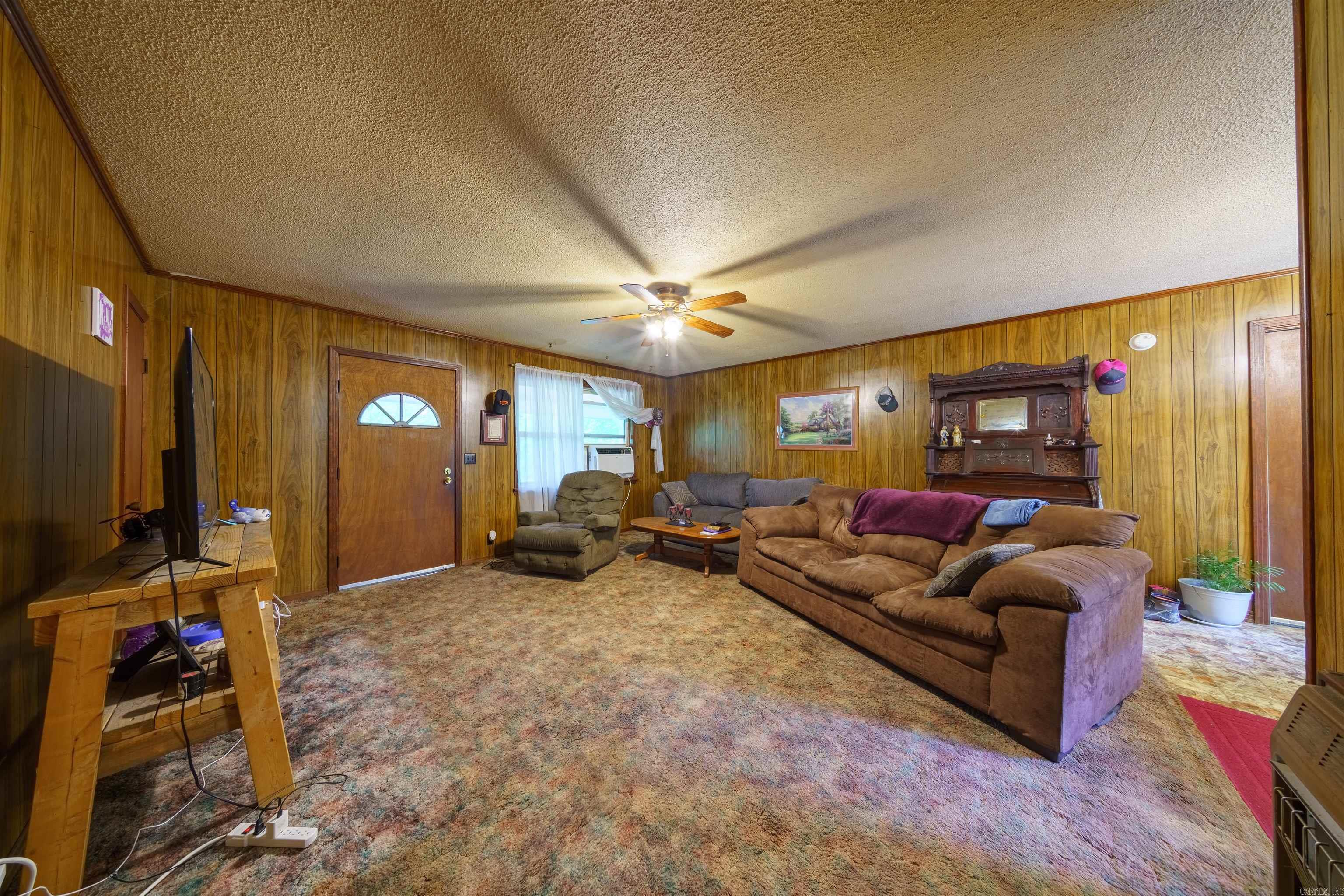 3009 N Main  Mount Pleasant, AR