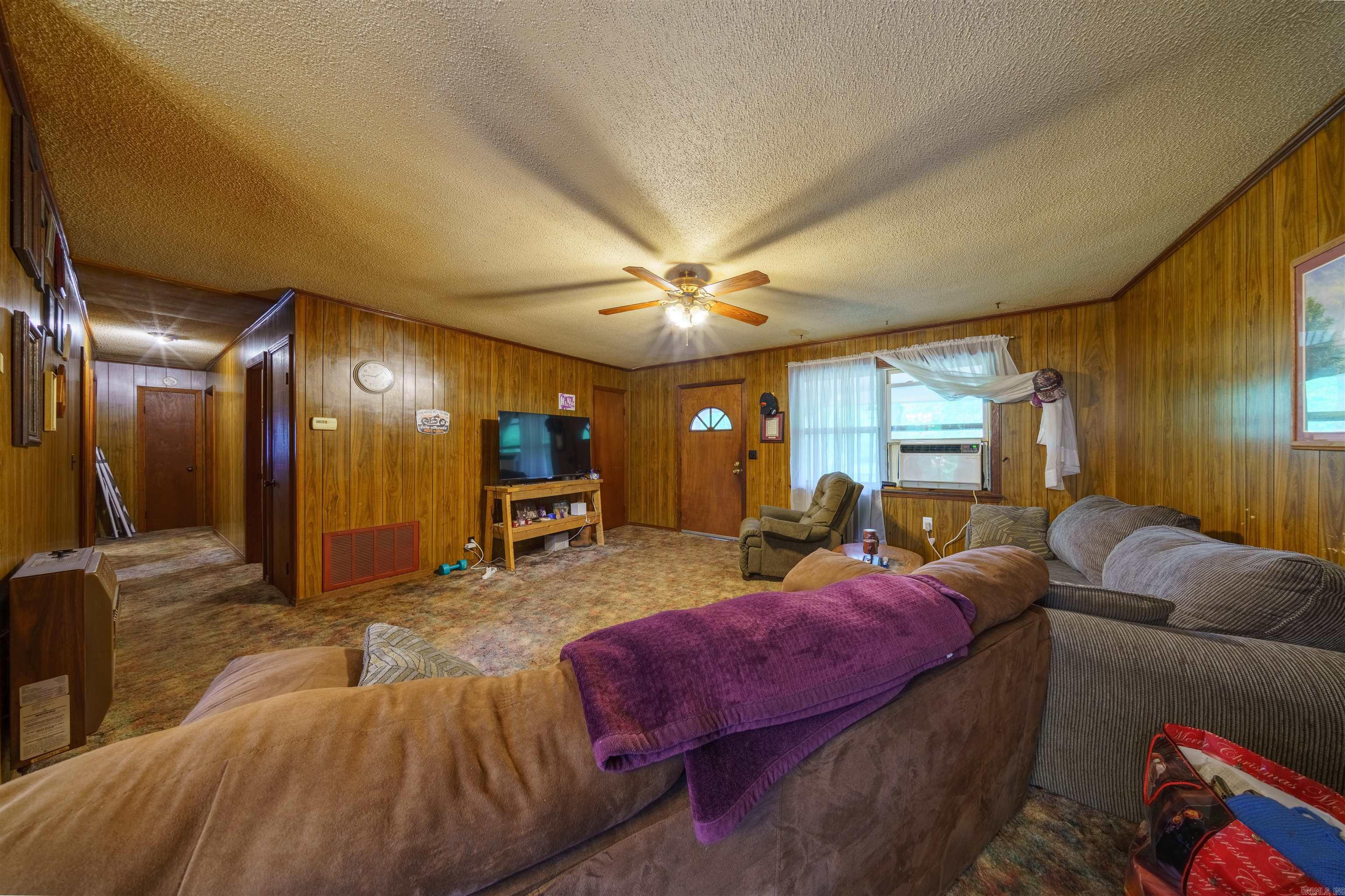 3009 N Main  Mount Pleasant, AR