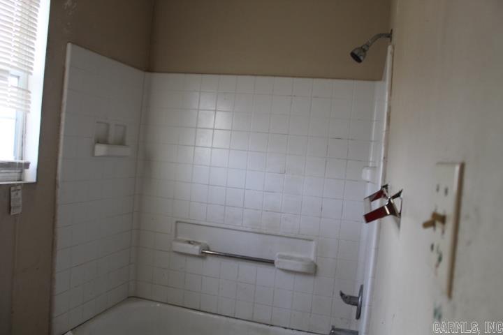 1214 W 48th  North Little Rock, AR