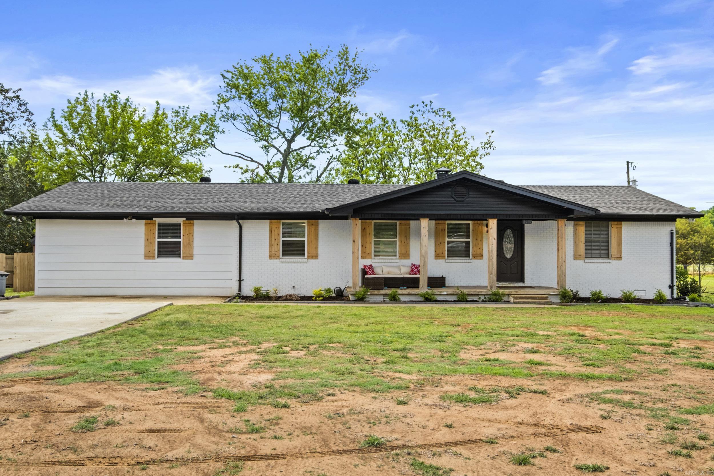 2705 E Highway 89
