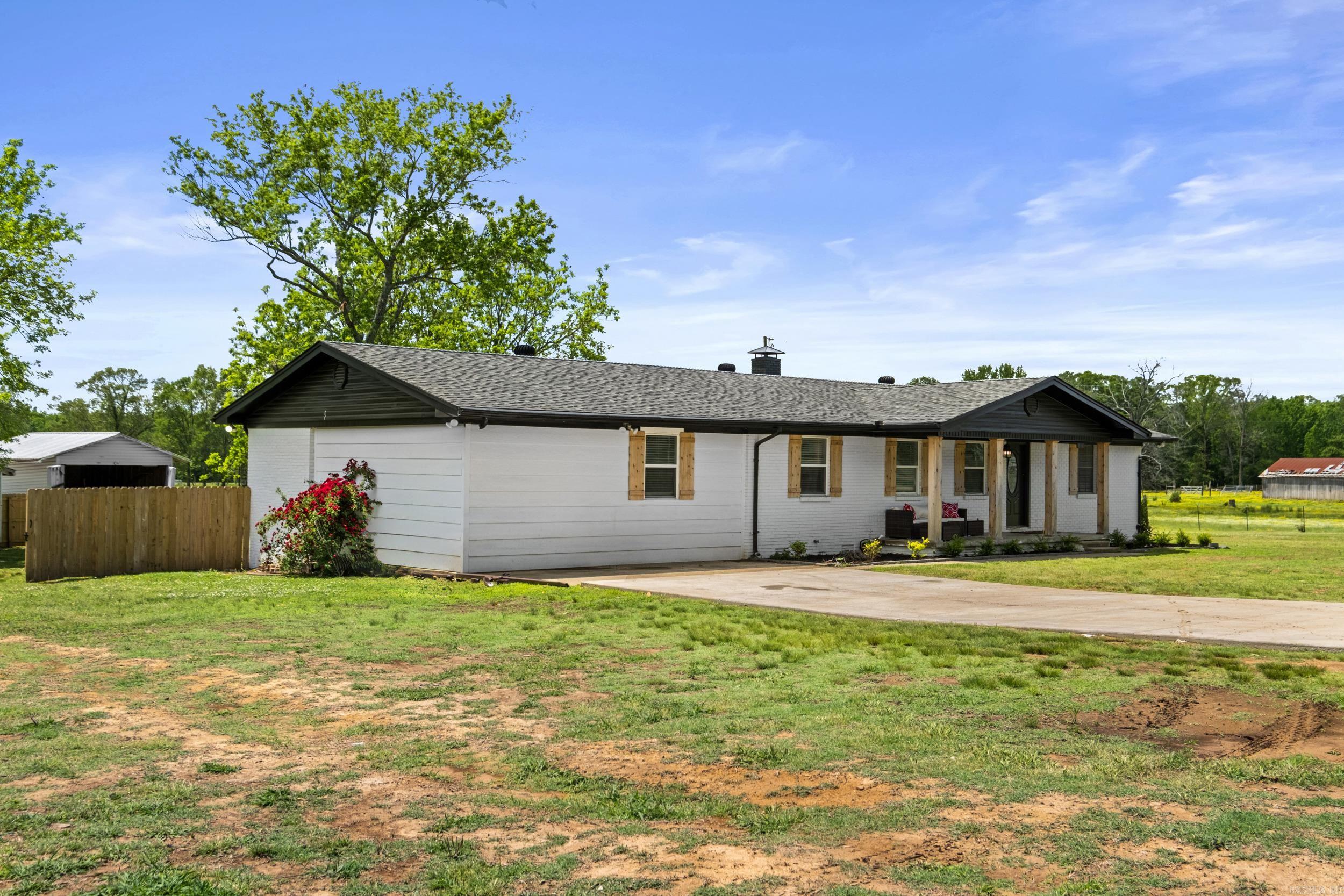 2705 E Highway 89 — photo 3