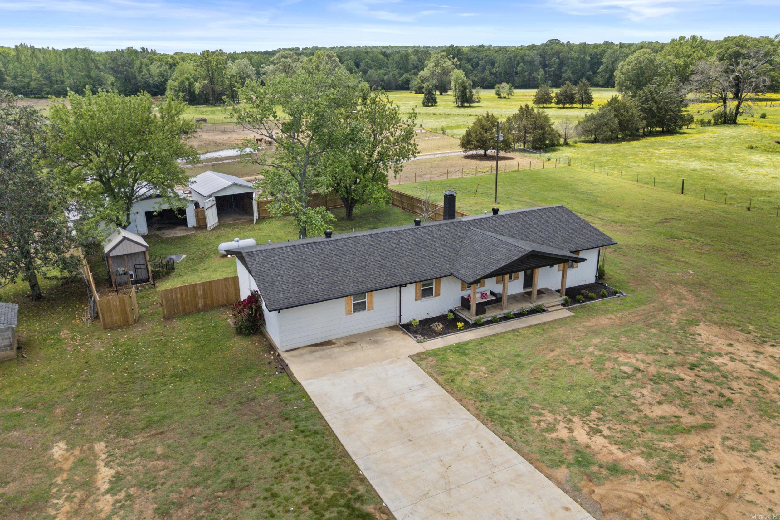 2705 E Highway 89 — photo 4
