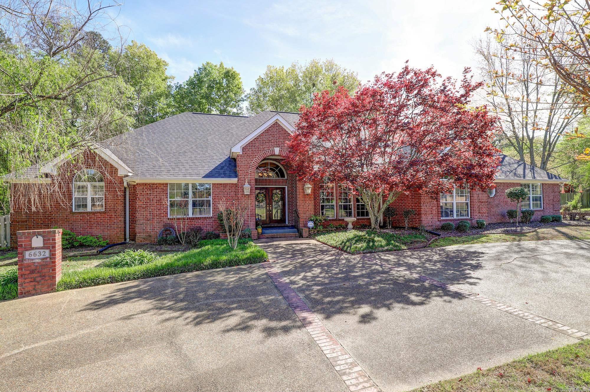 6632  Lakeridge Drive  Texarkana, TX