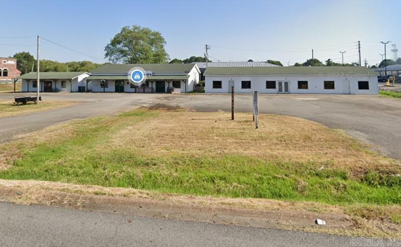 1898 E Market  Searcy, AR