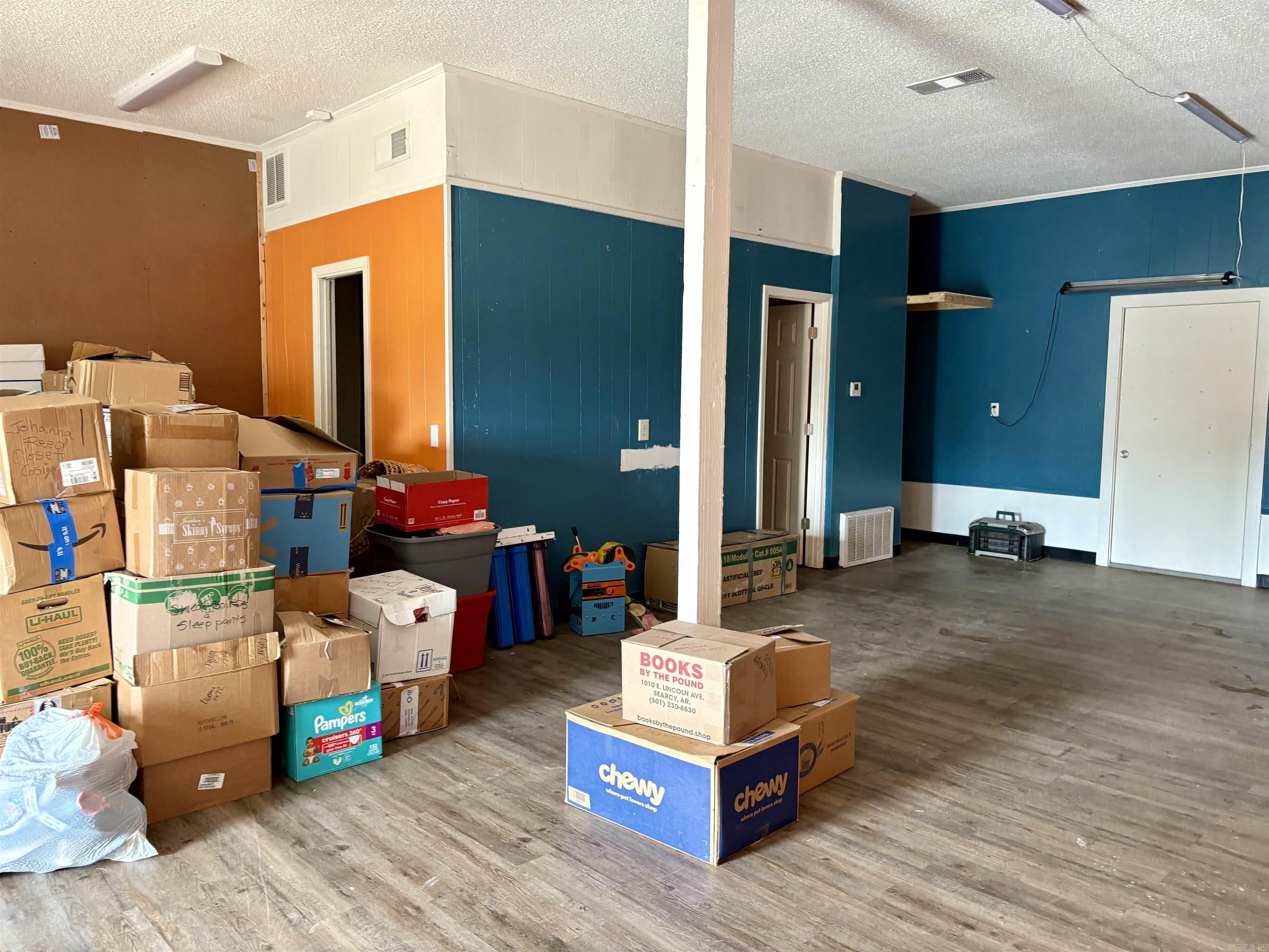 1898 E Market  Searcy, AR