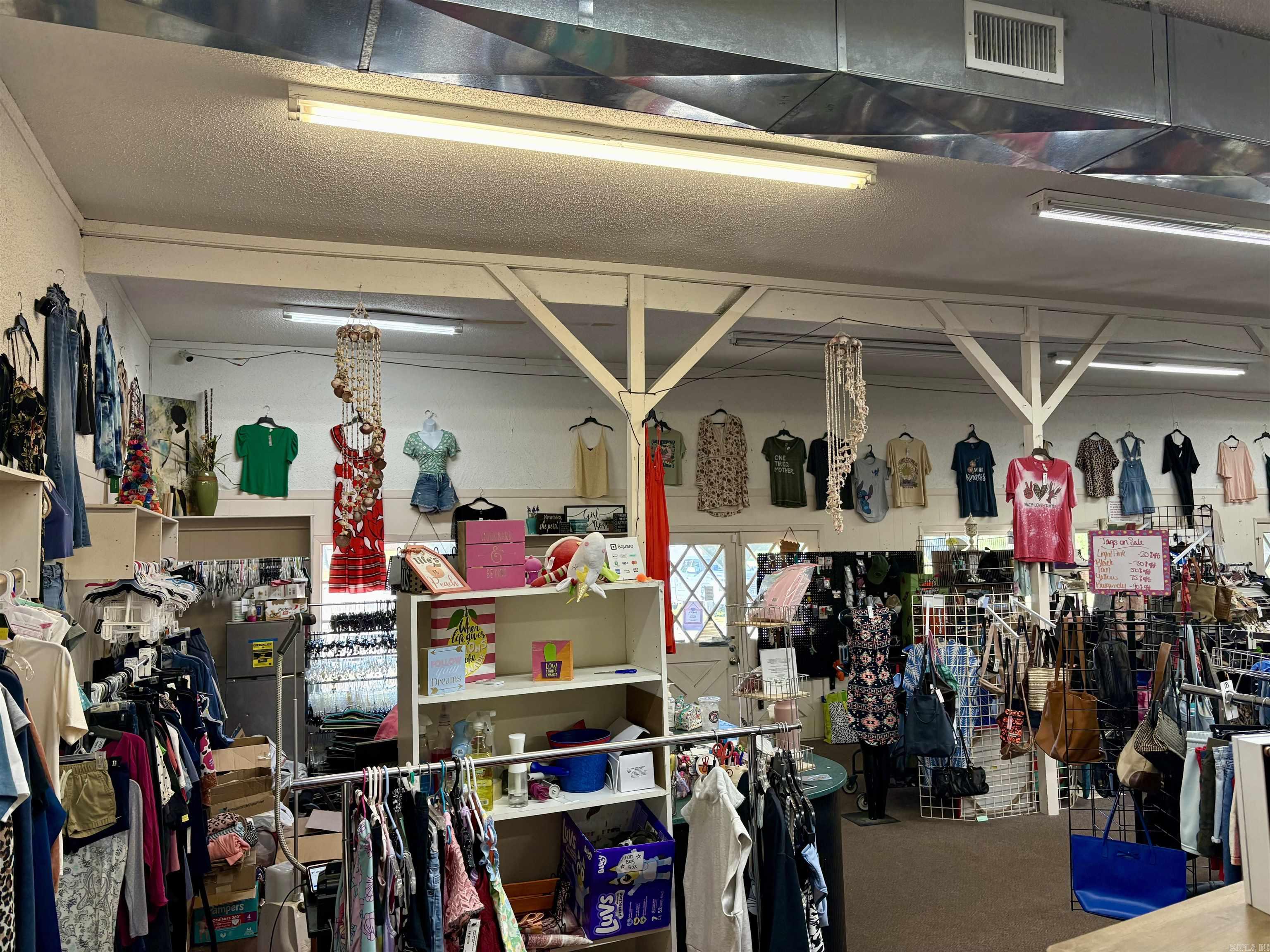 1898 E Market  Searcy, AR