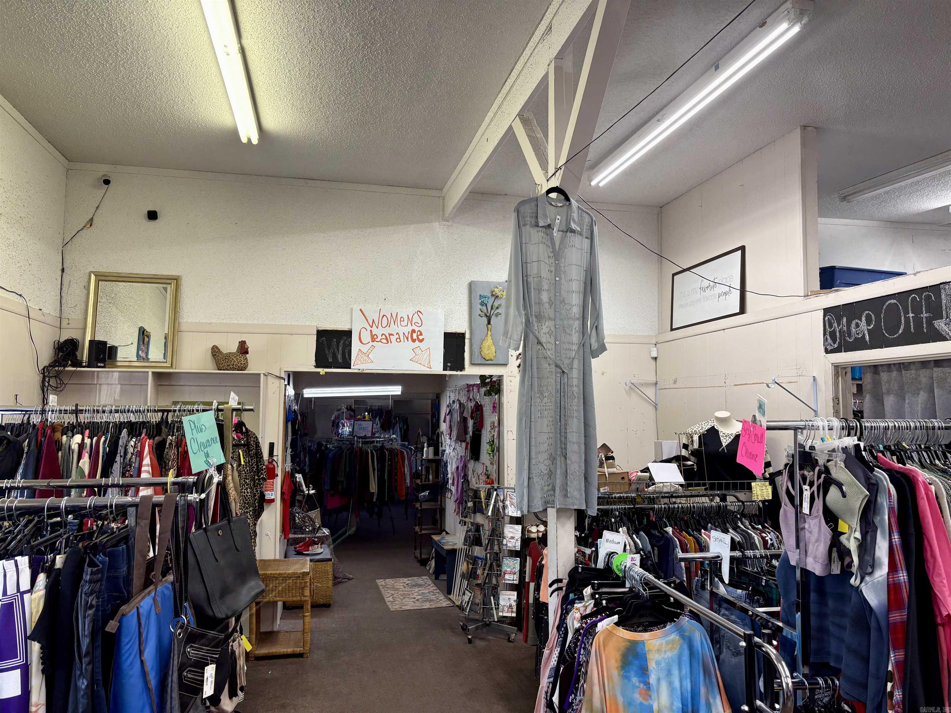 1898 E Market  Searcy, AR