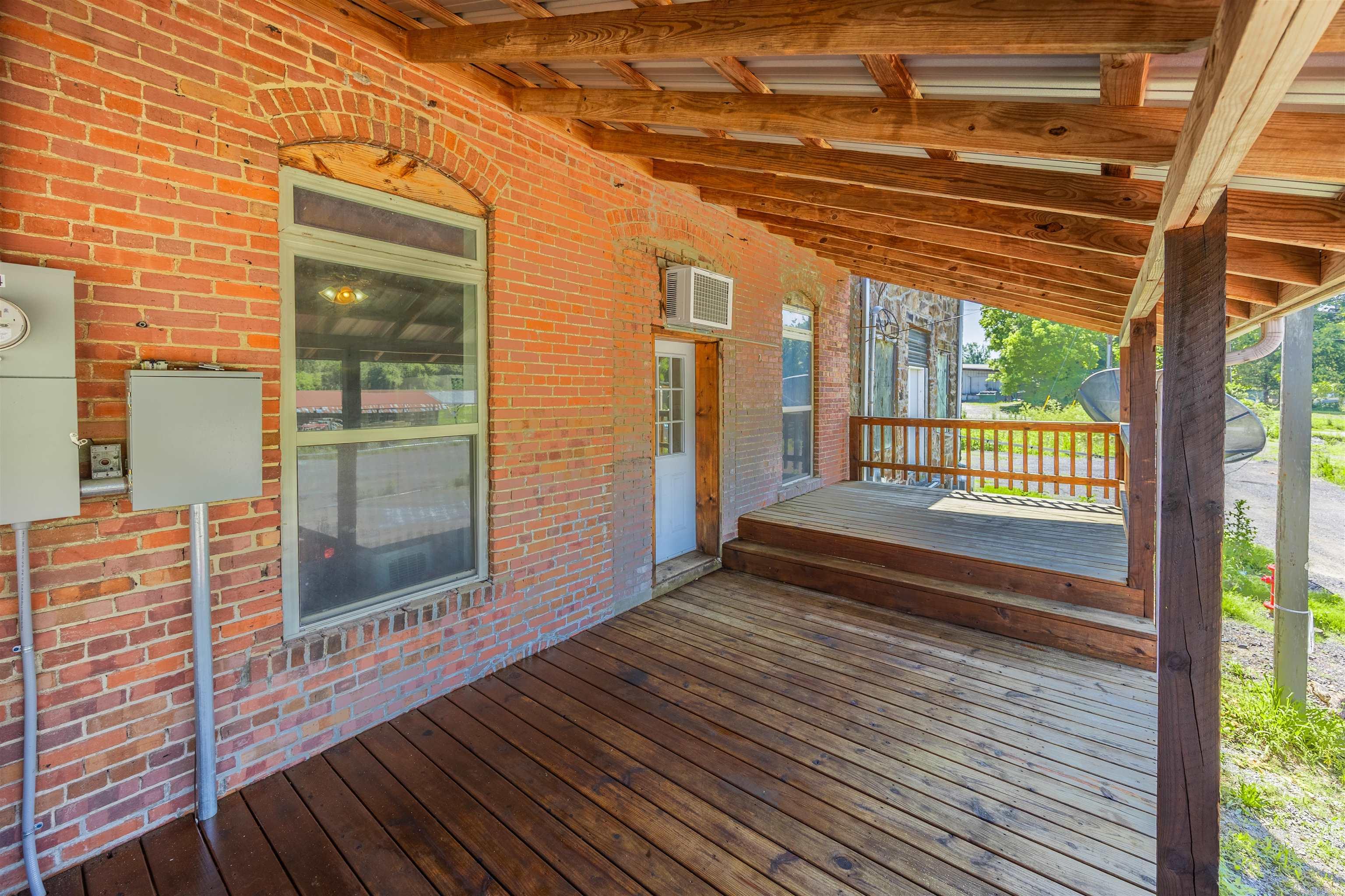 414 Main Street  Leslie, AR
