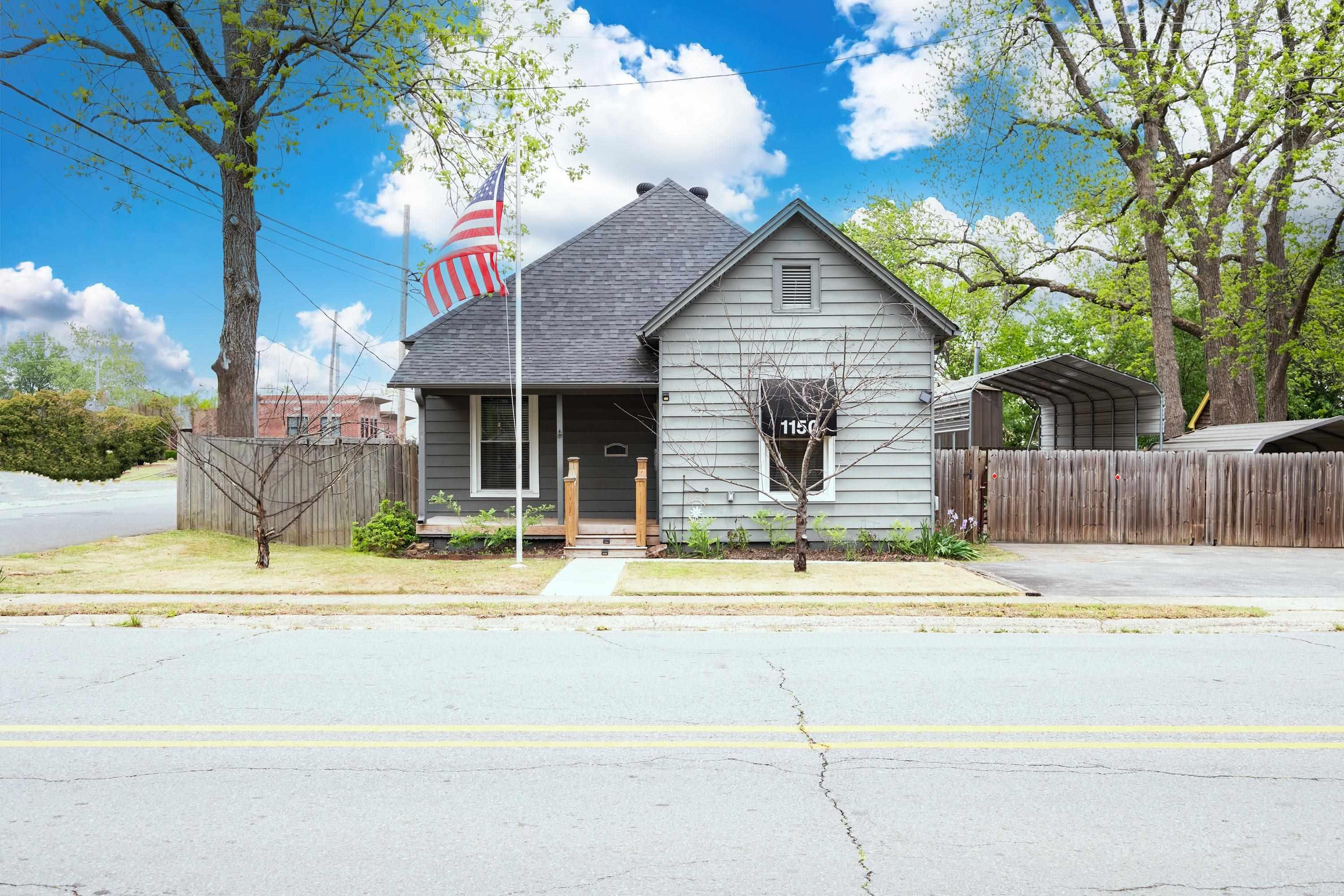 1150 Clifton — exterior