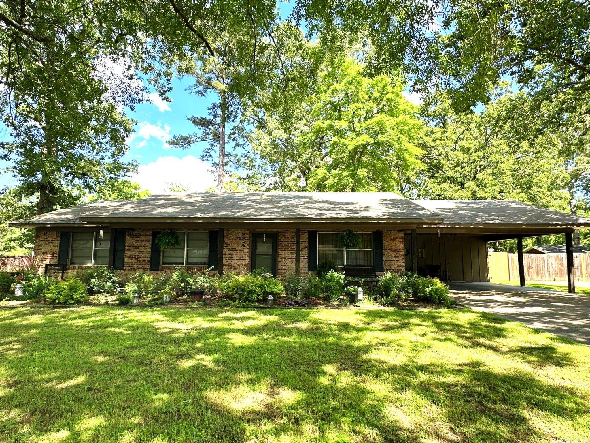 1303 Cypress St  Crossett, AR