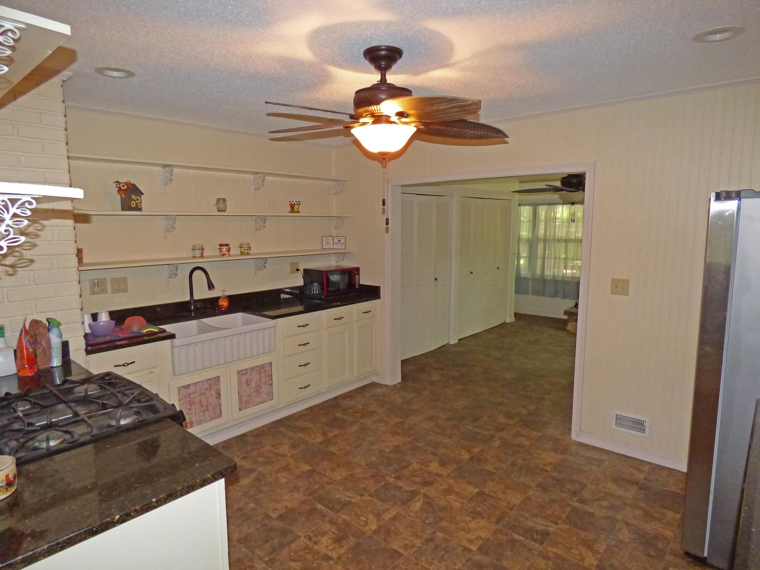 275 Okmulgee Drive Cherokee Village, AR 72529