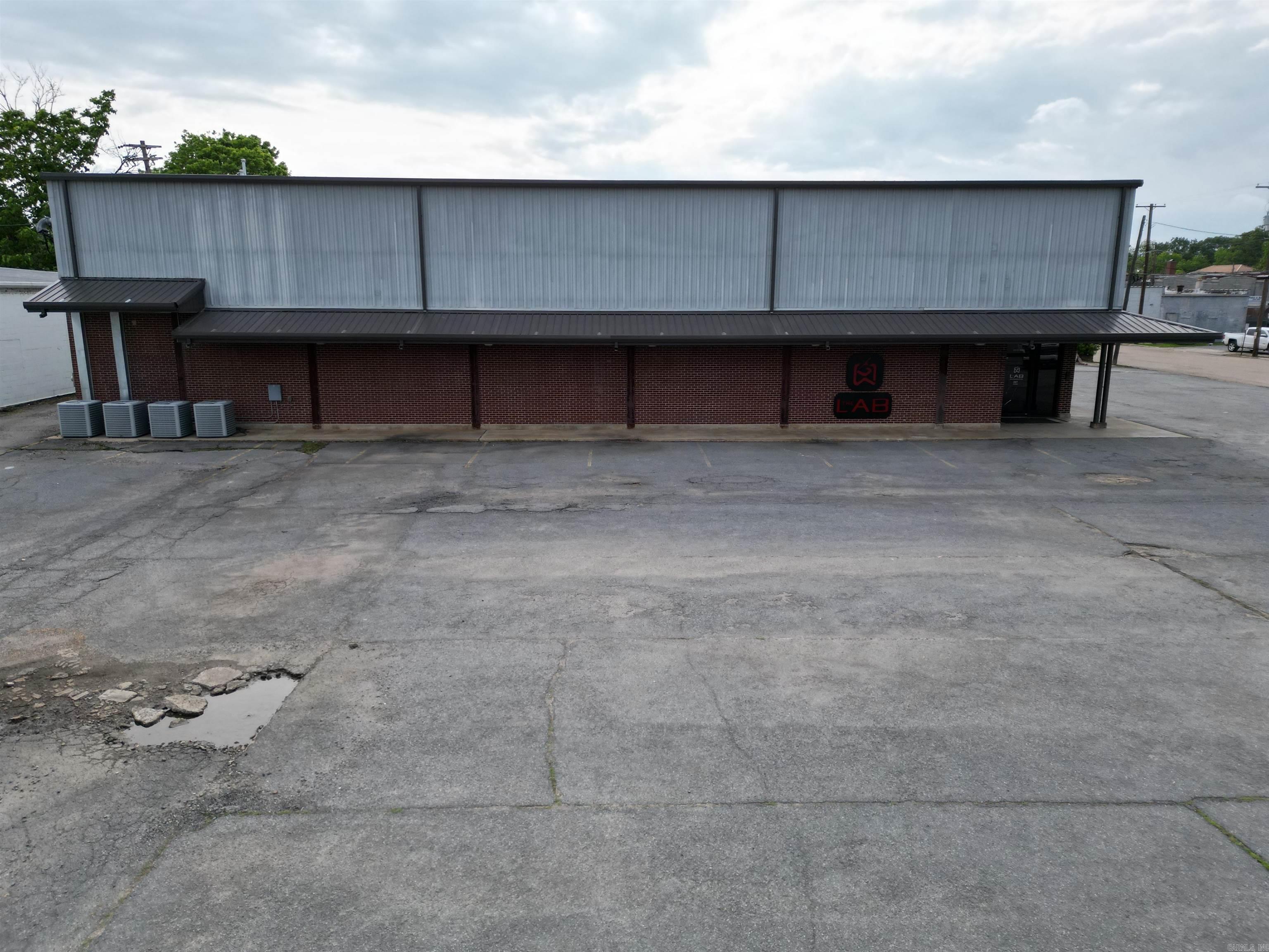 204 S Main  DeWitt, AR