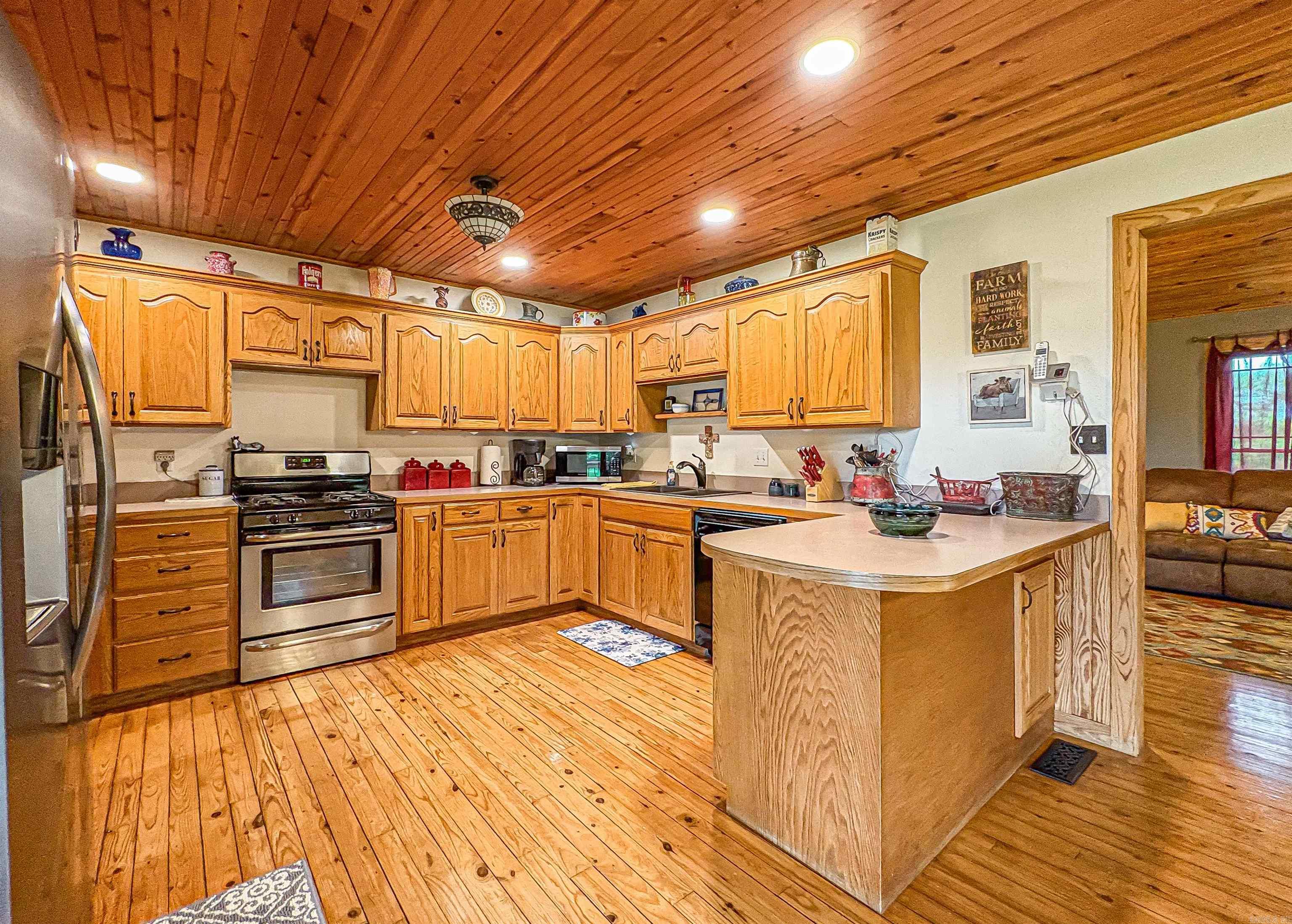 3811 MC 6014 Yellville, AR 72687