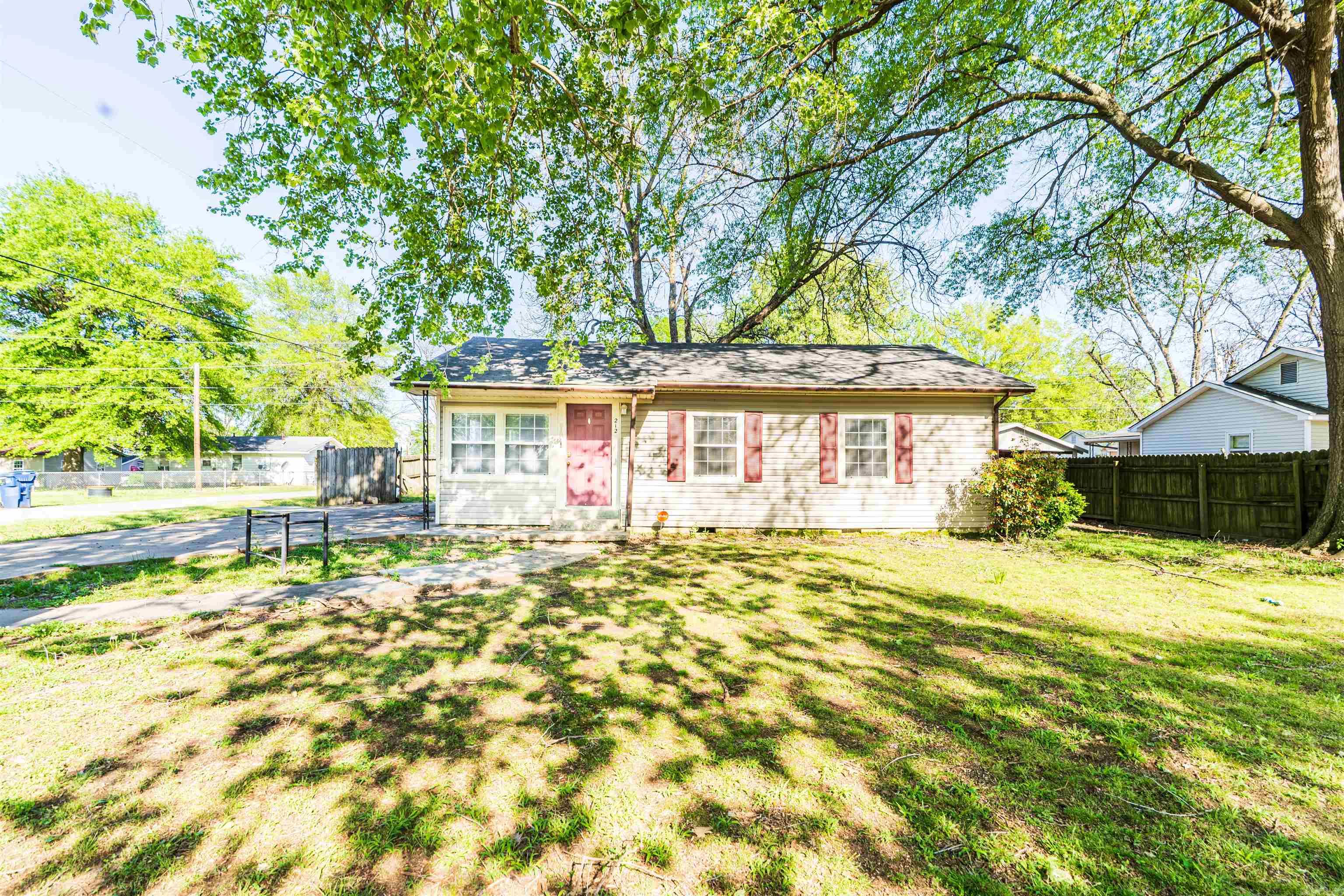 212 N Pine St  Marvell, AR