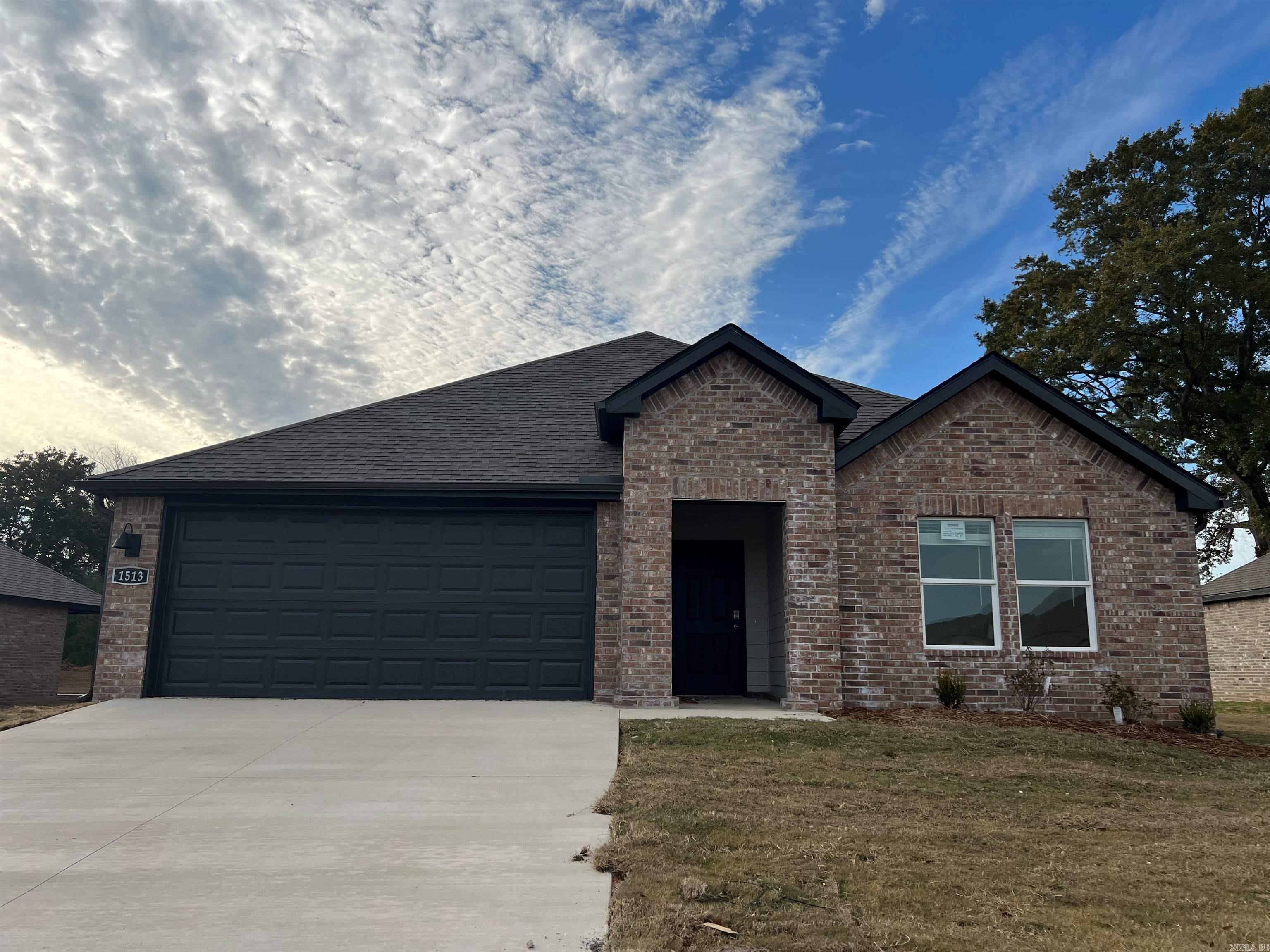 1513 Ridgefield Circle Searcy, AR 72143