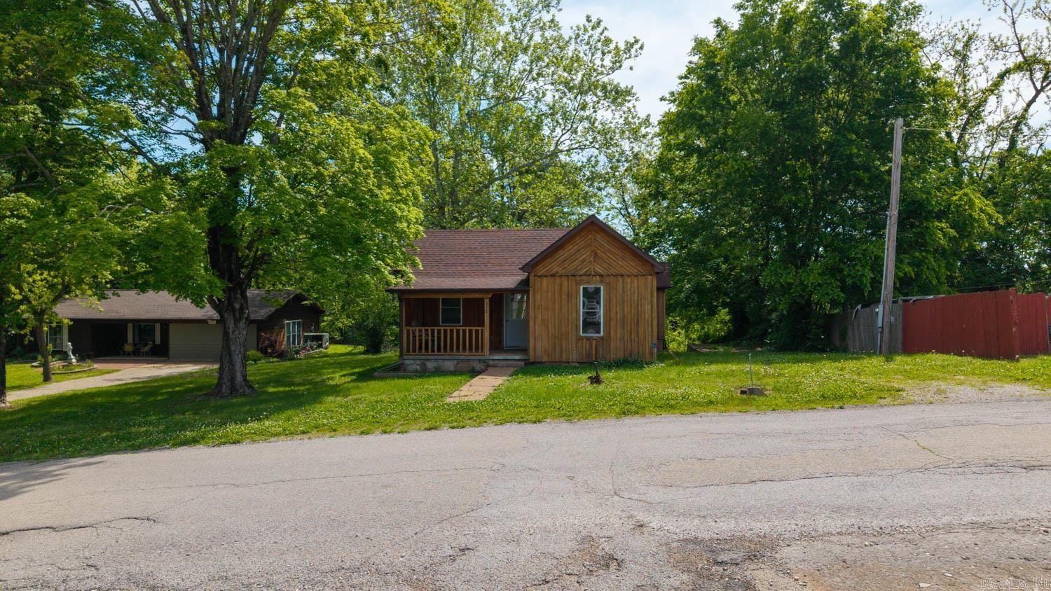 618 N 9th  Thayer, MO