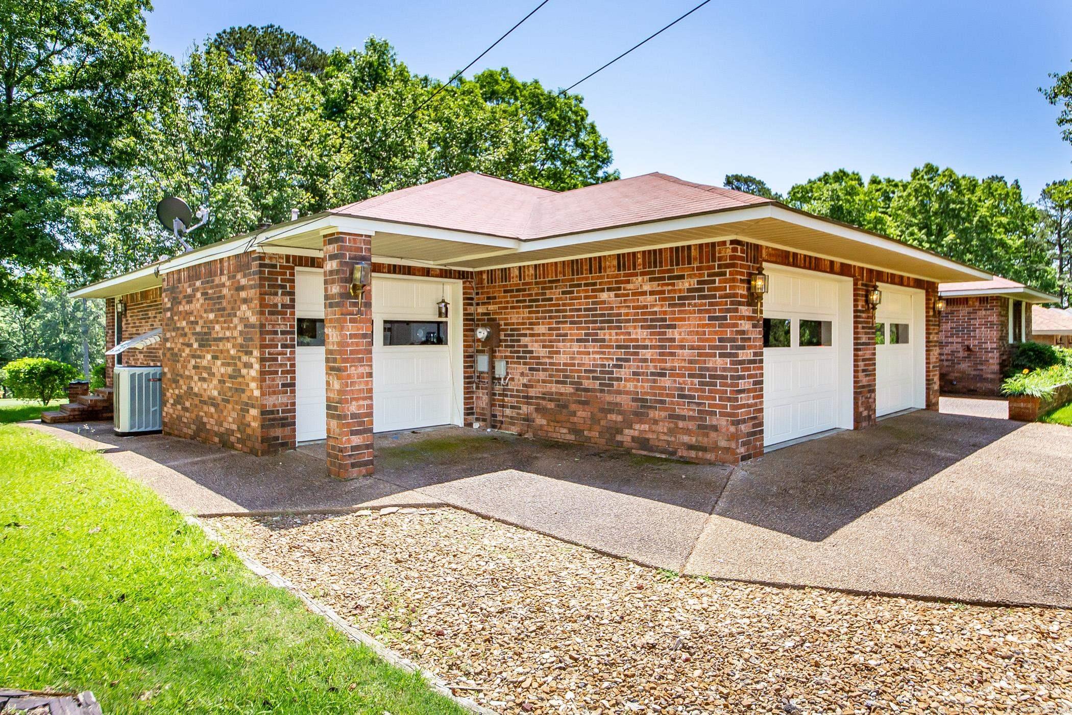 305 Snead Drive Fairfield Bay, AR 72088