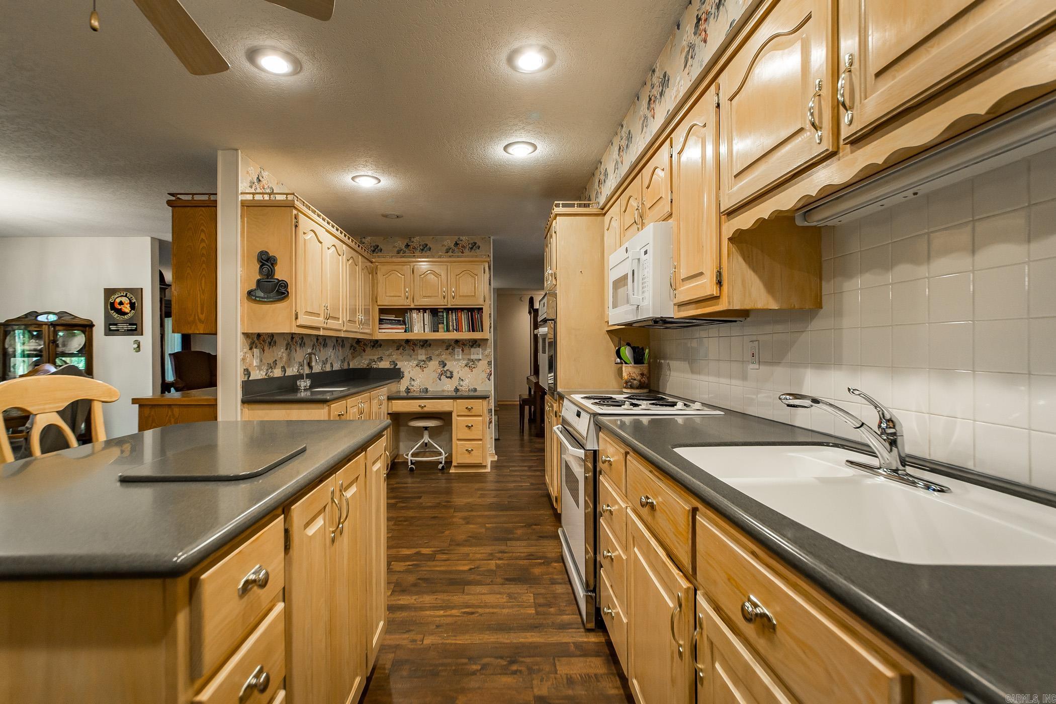 305 Snead Drive Fairfield Bay, AR 72088