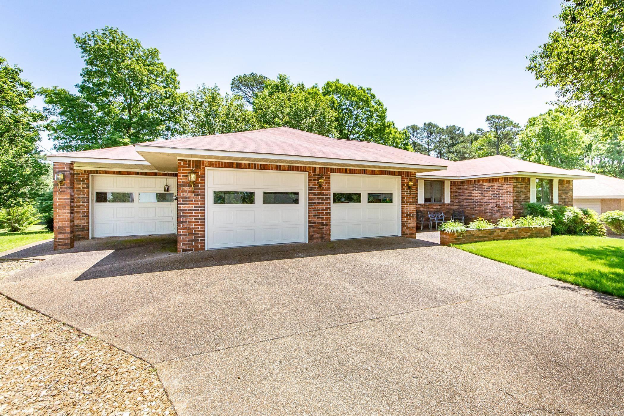 305 Snead Drive Fairfield Bay, AR 72088