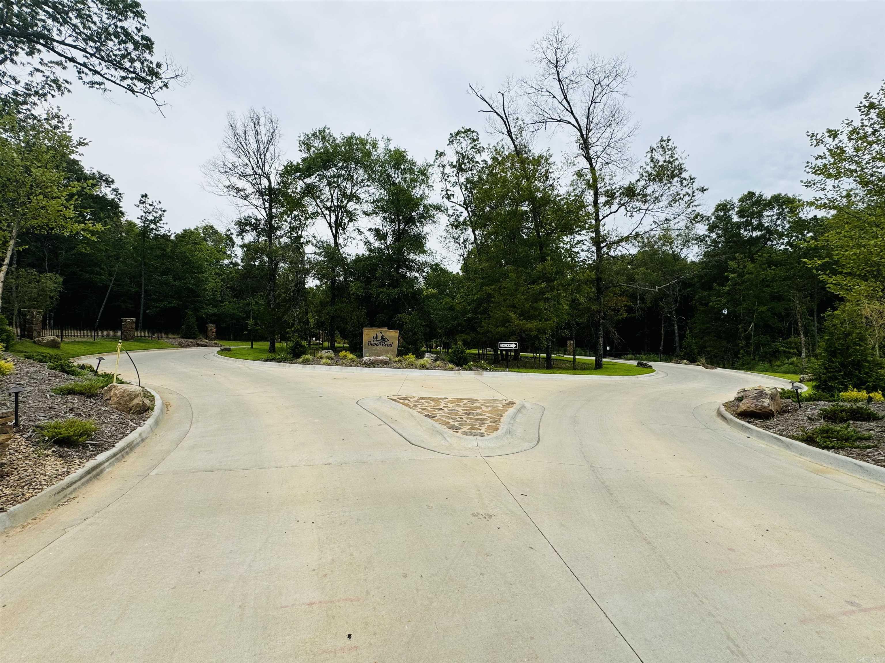 214 Shagbark Trail  Maumelle, AR