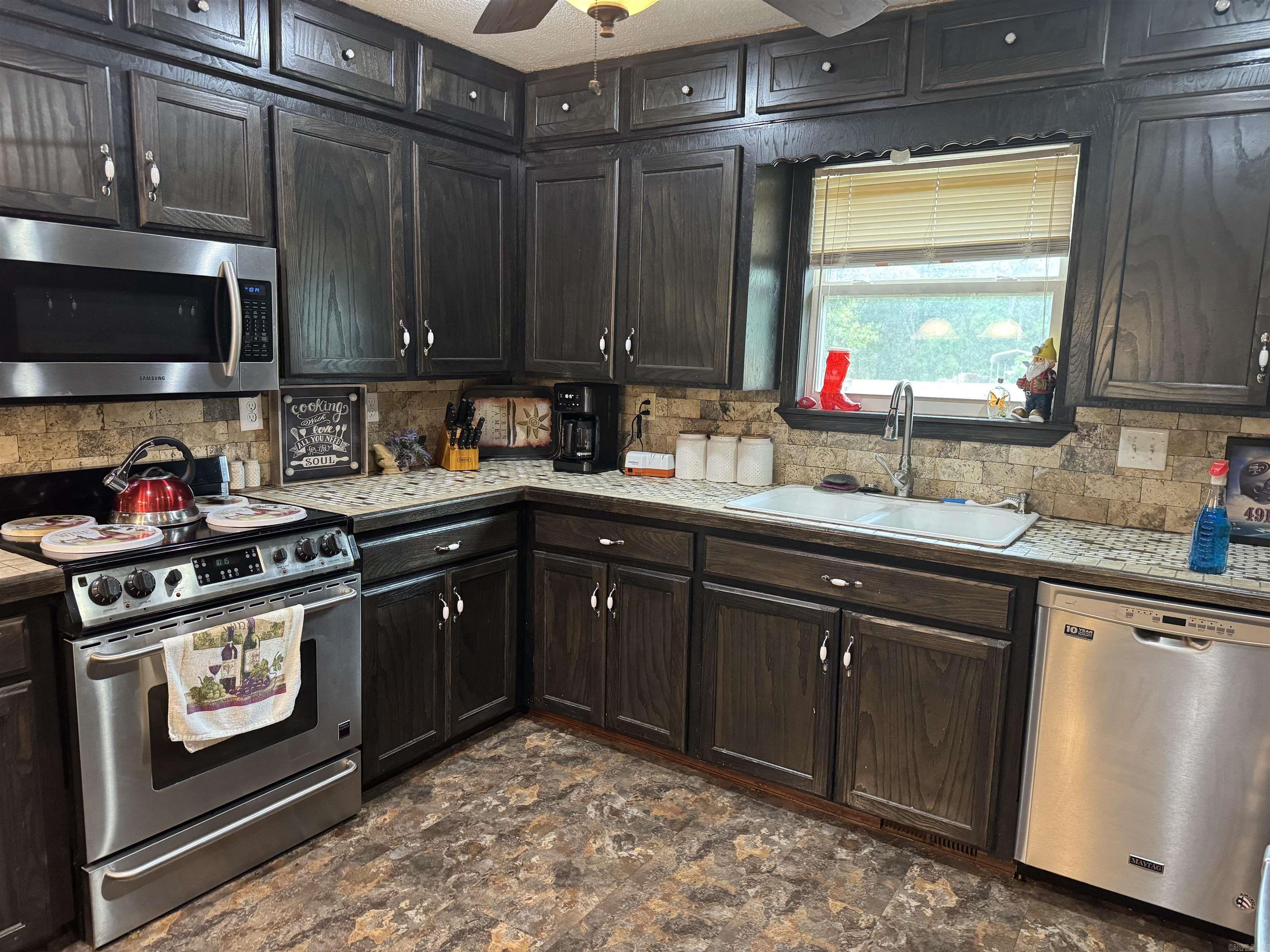 175 County Road 2733 London, AR 72847