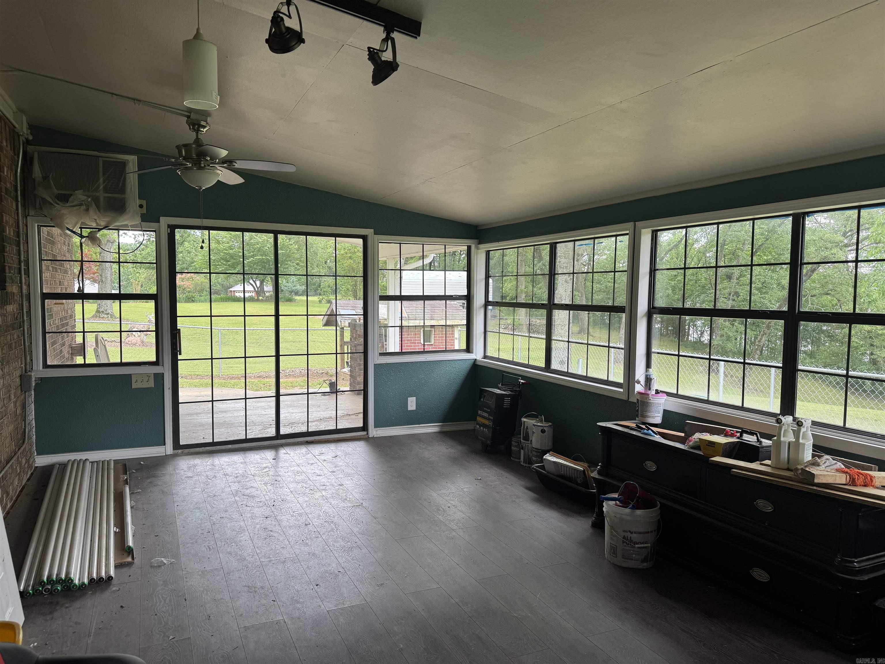 175 County Road 2733 London, AR 72847