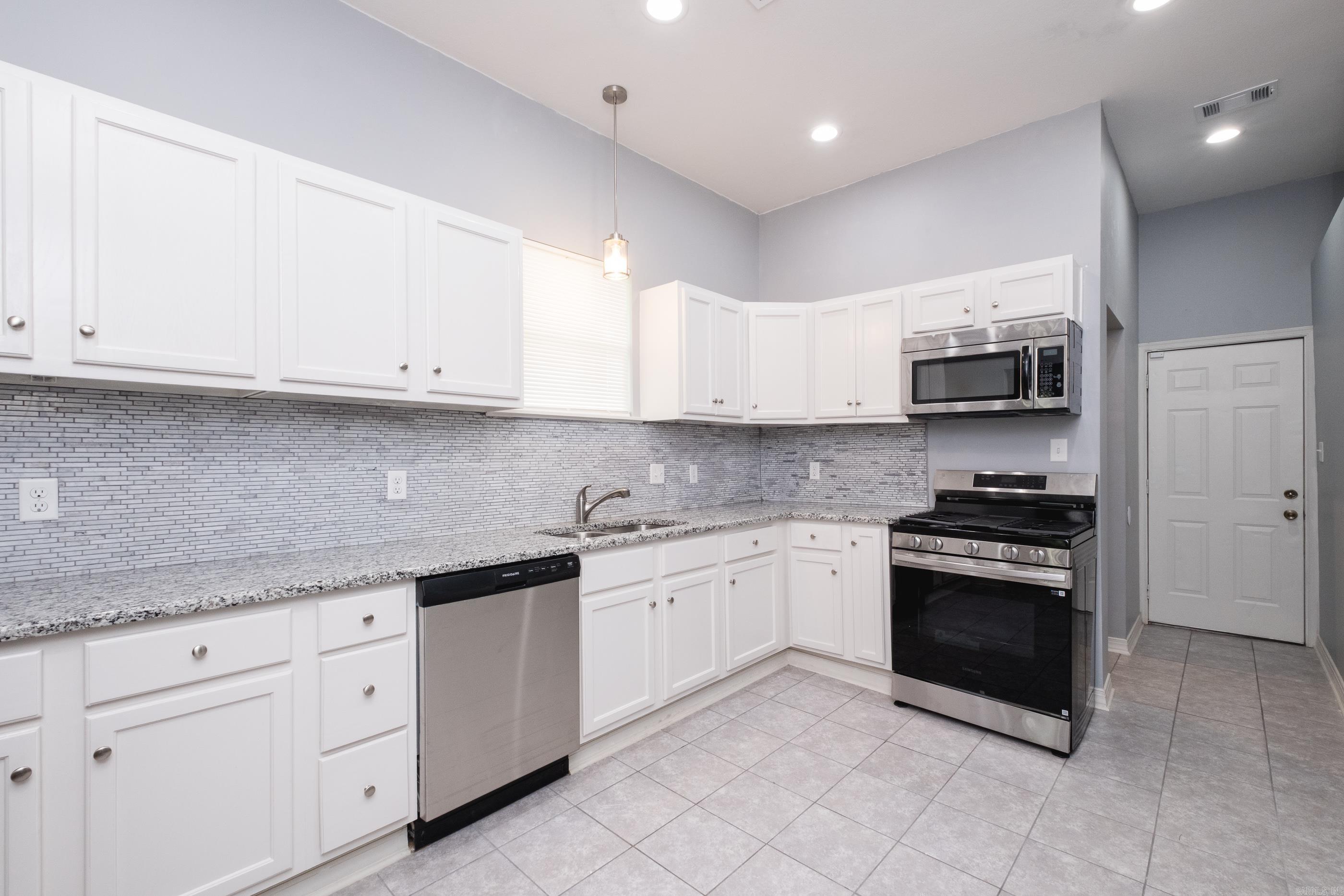 1407 Hanger  Little Rock, AR