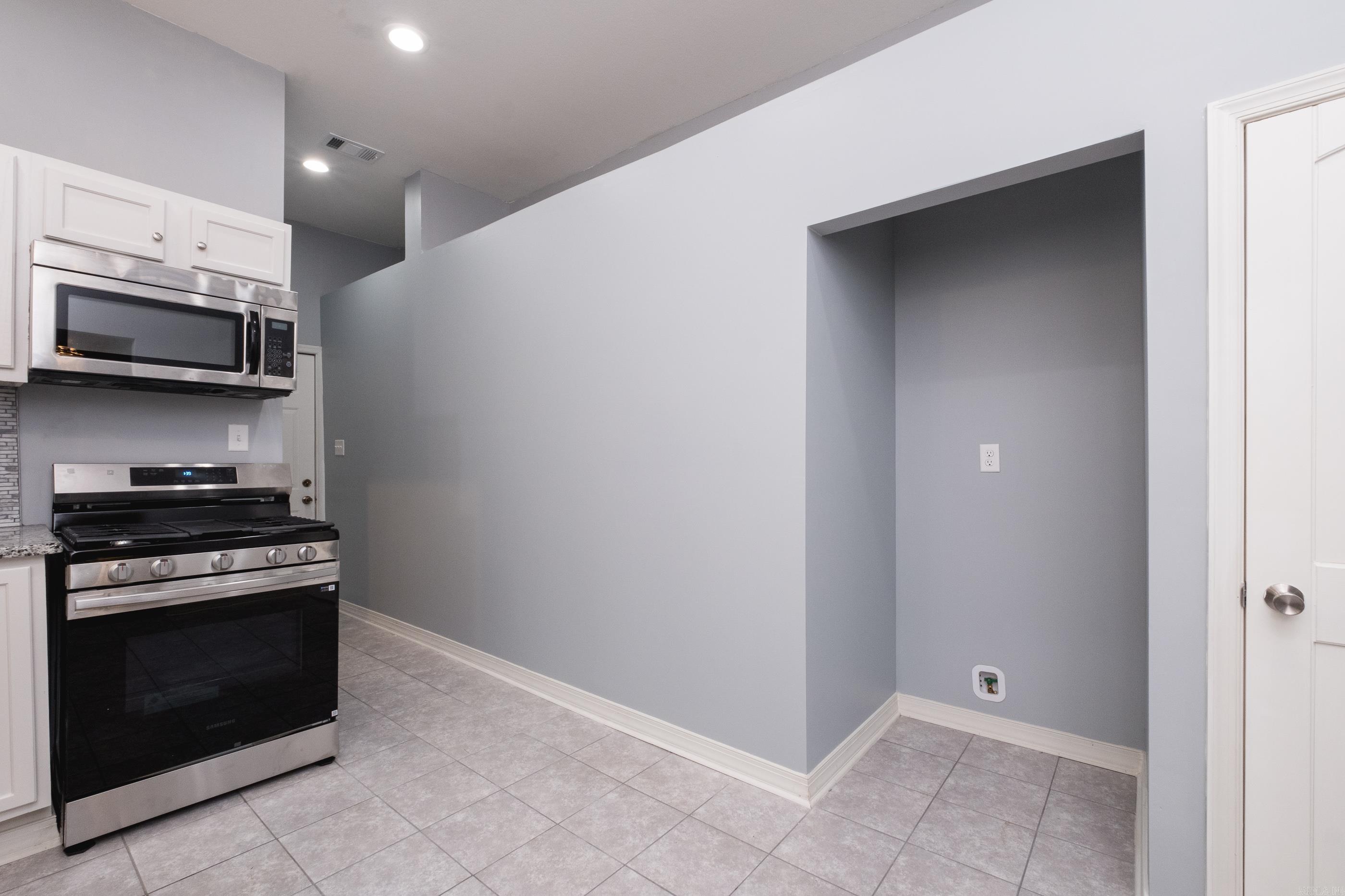 1407 Hanger  Little Rock, AR